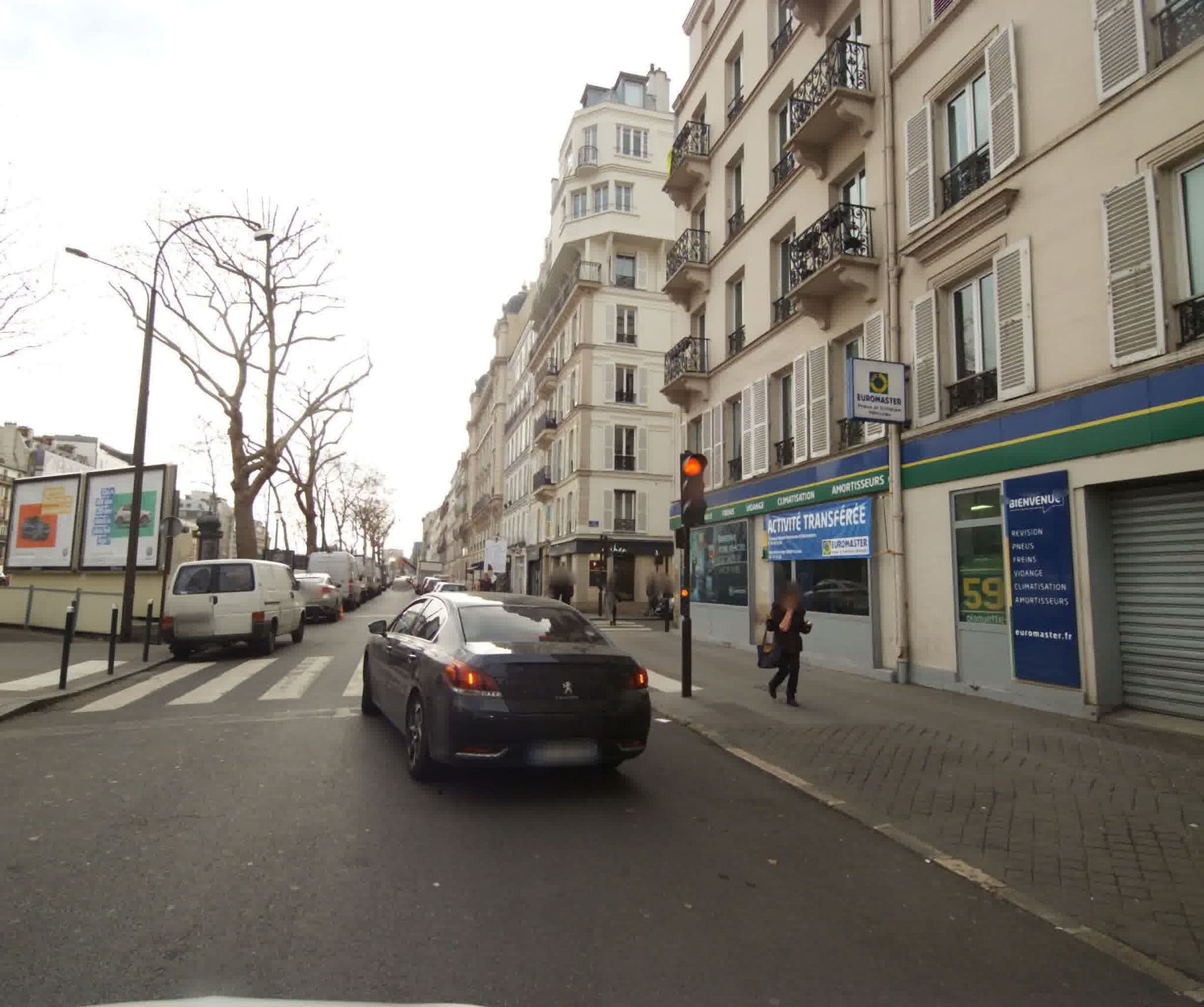 Street view near Le 5 Particulier, Neuilly-sur-Seine — © sogefi (CC BY-SA · Mapillary)