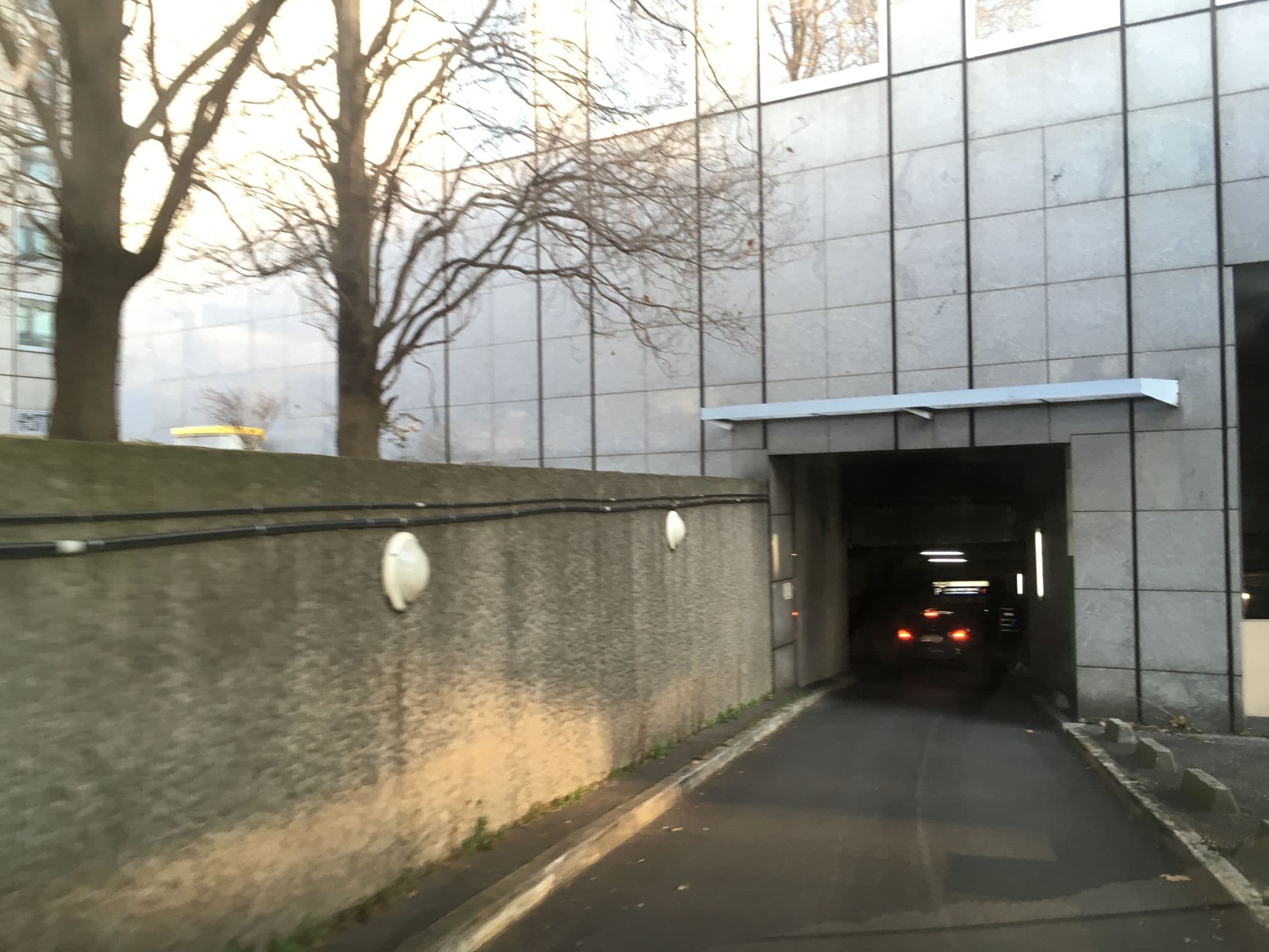 Street view near Hôtels & Préférence, La Defense — © unmap (CC BY-SA · Mapillary)
