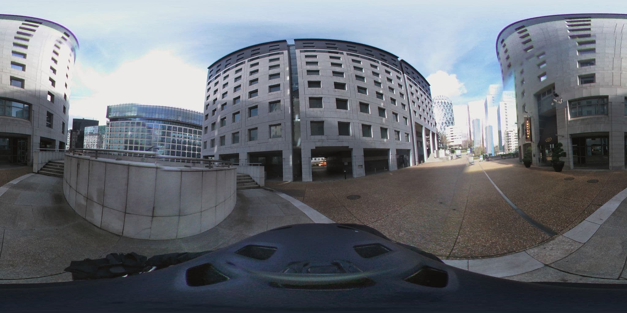 Street view near room 600 Sofitel, La Defense — © simon_geovelo (CC BY-SA · Mapillary)