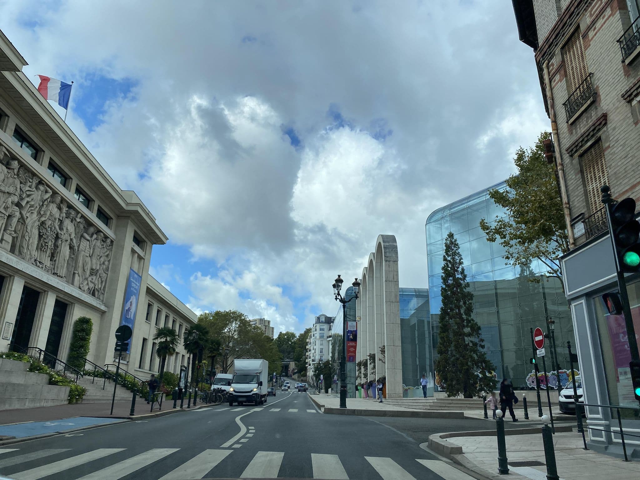 Street view near Zaczkiewicz Thérèse, Puteaux — © fpm (CC BY-SA · Mapillary)