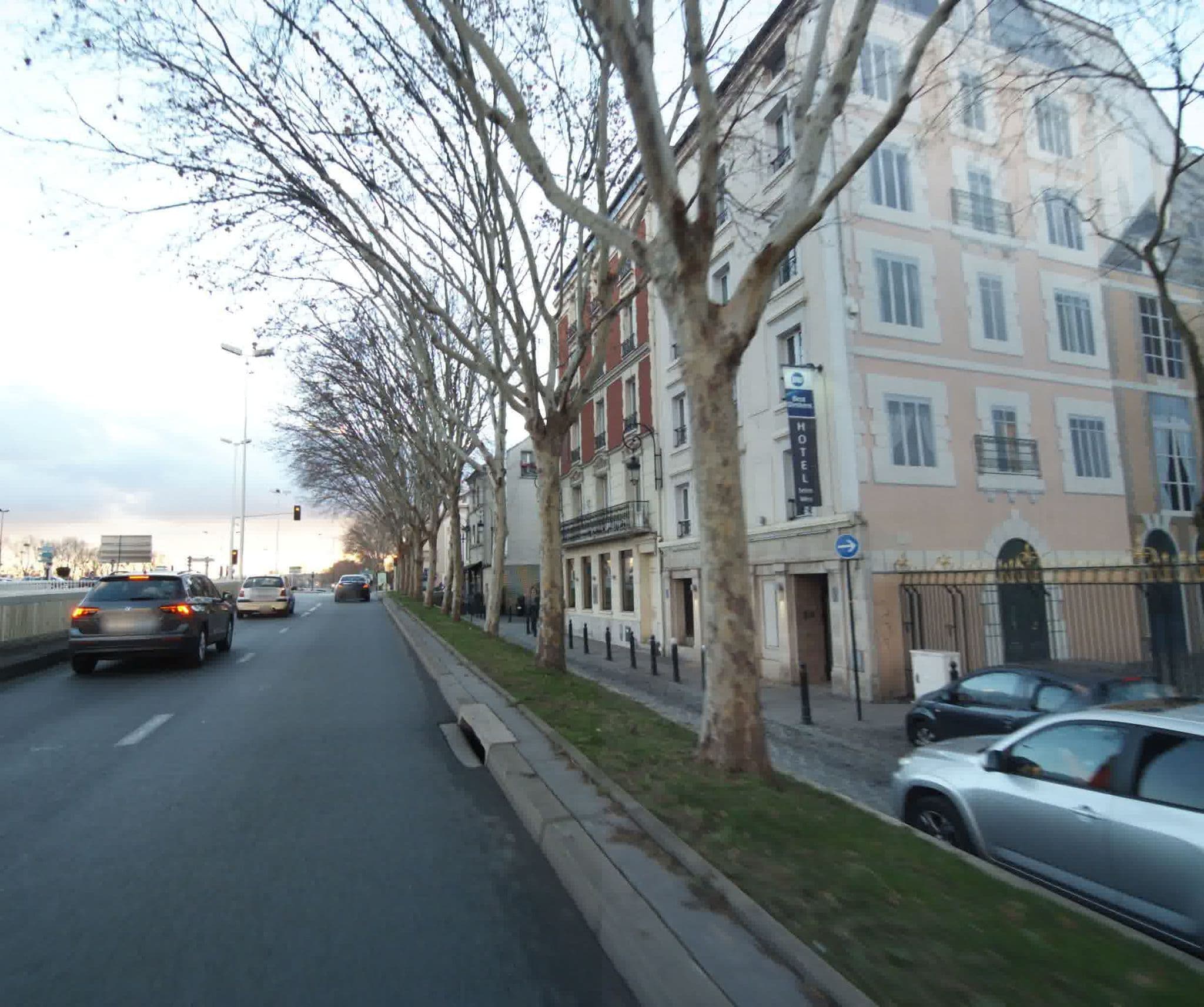 Street view near Hôtel Syjac, Puteaux — © sogefi (CC BY-SA · Mapillary)