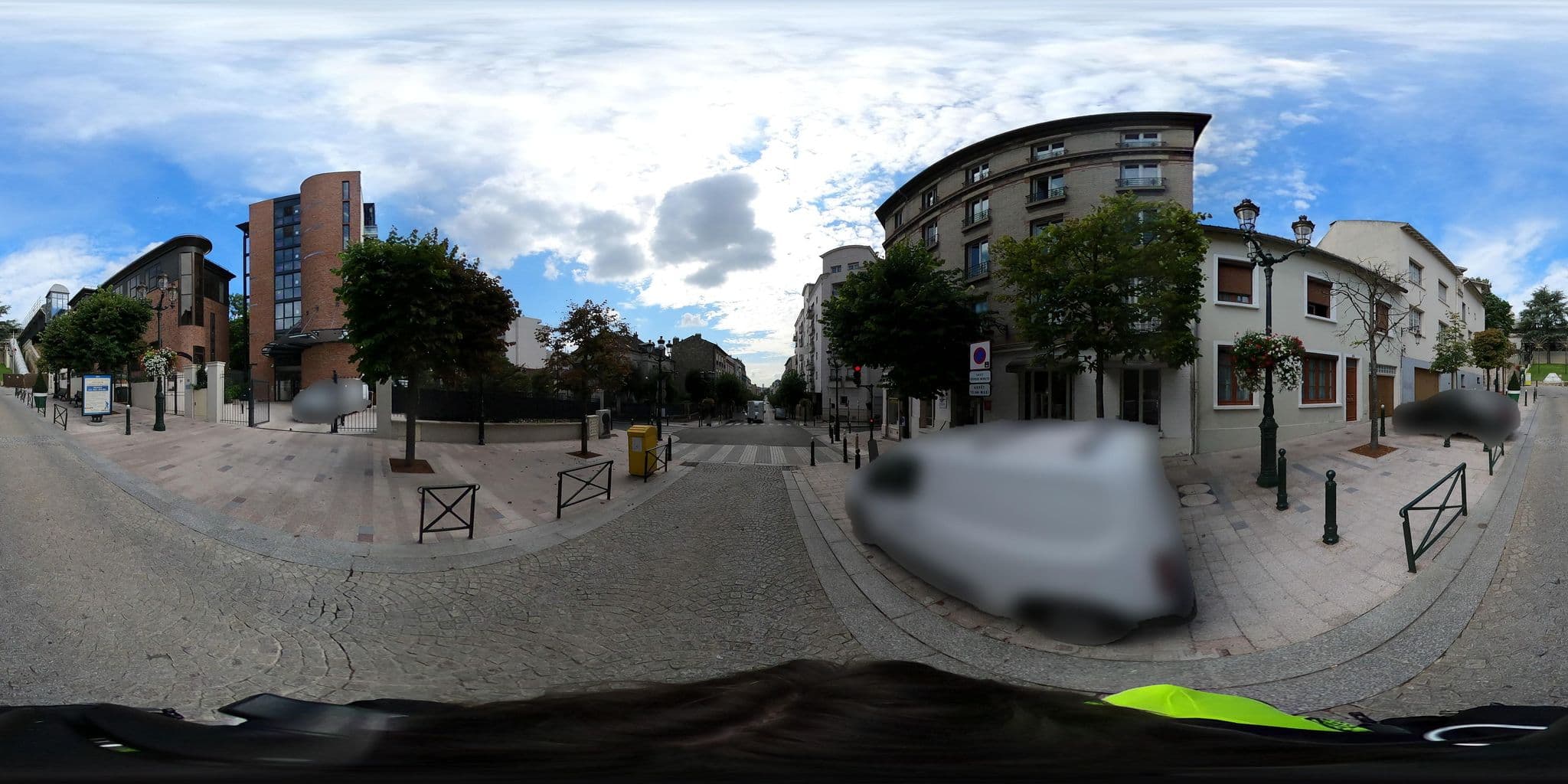 Street view near Hôtel Victoria, Puteaux — © cartocite (CC BY-SA · Mapillary)