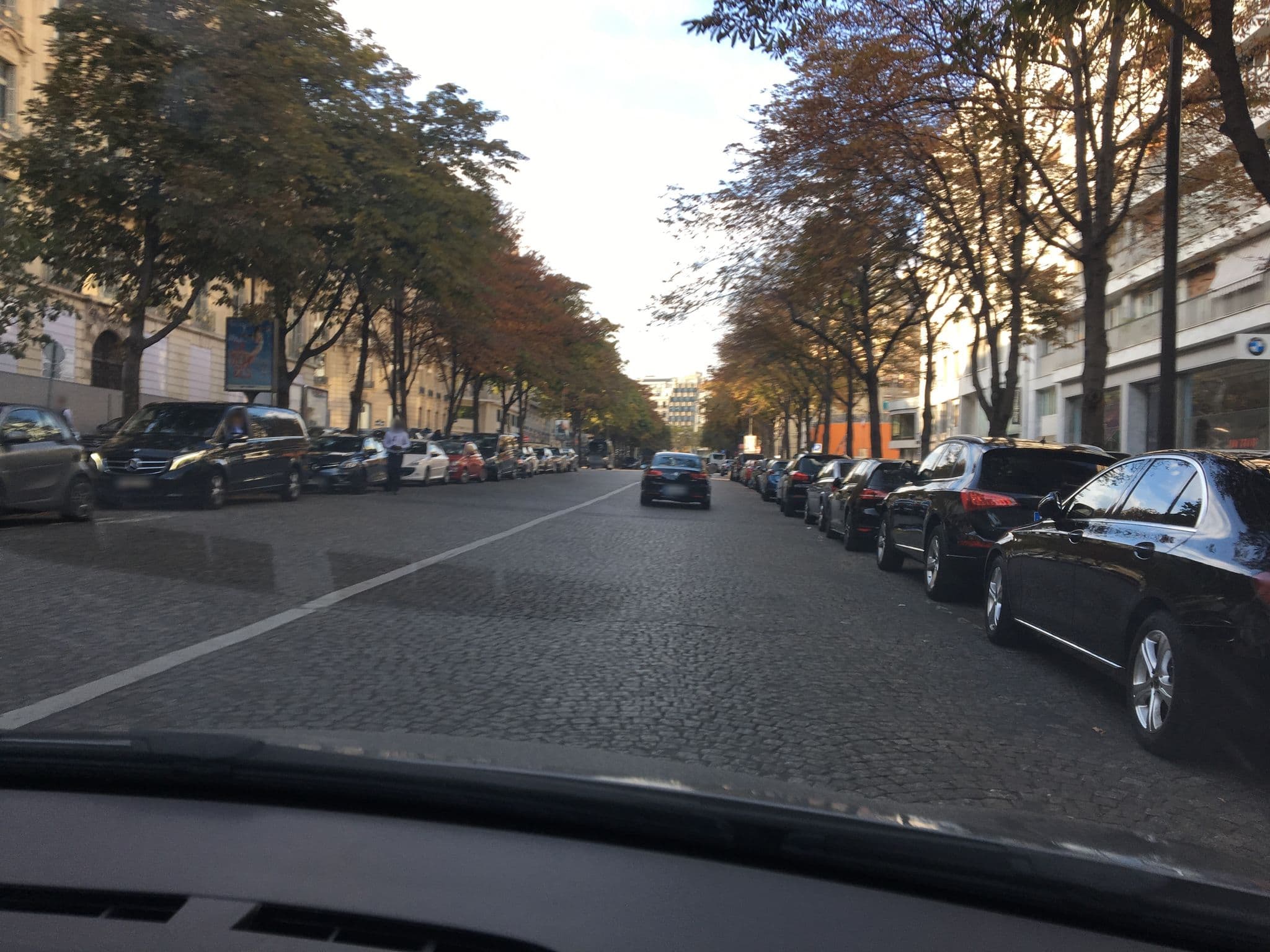 Street view near Four, Paris 08 Élysée — © cabinetcourbi (CC BY-SA · Mapillary)