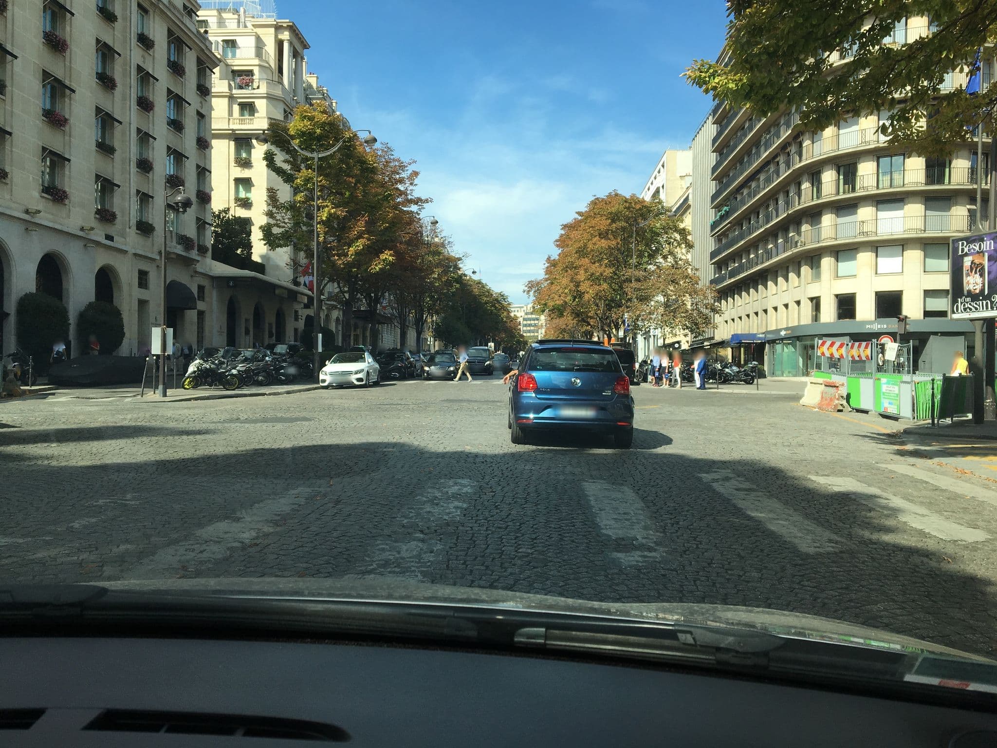 Street view near Bulgari Hôtel Paris, Paris 08 Élysée — © cabinetcourbi (CC BY-SA · Mapillary)
