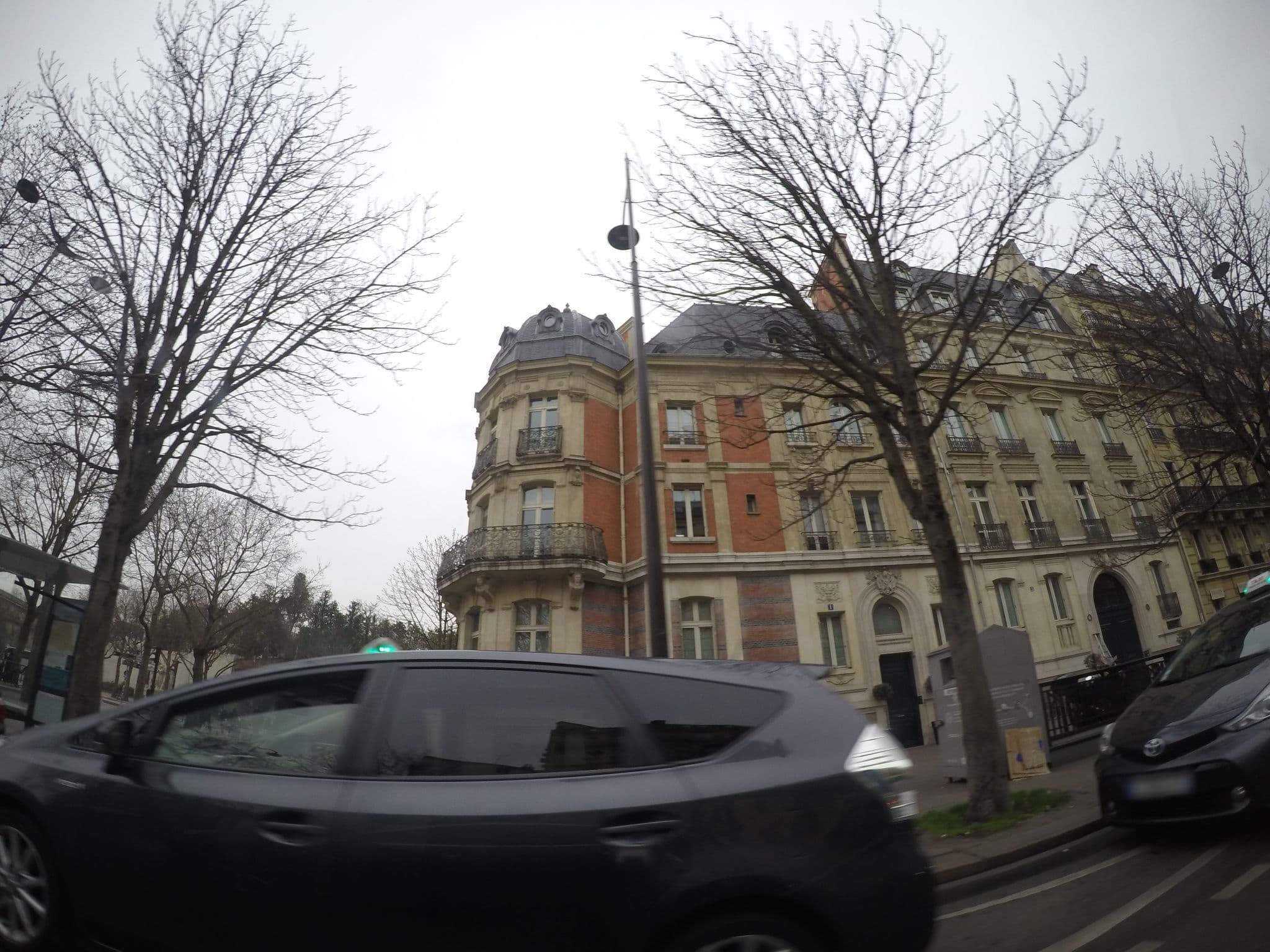 Street view near Best Western, Paris 16 Passy — © ccossio (CC BY-SA · Mapillary)