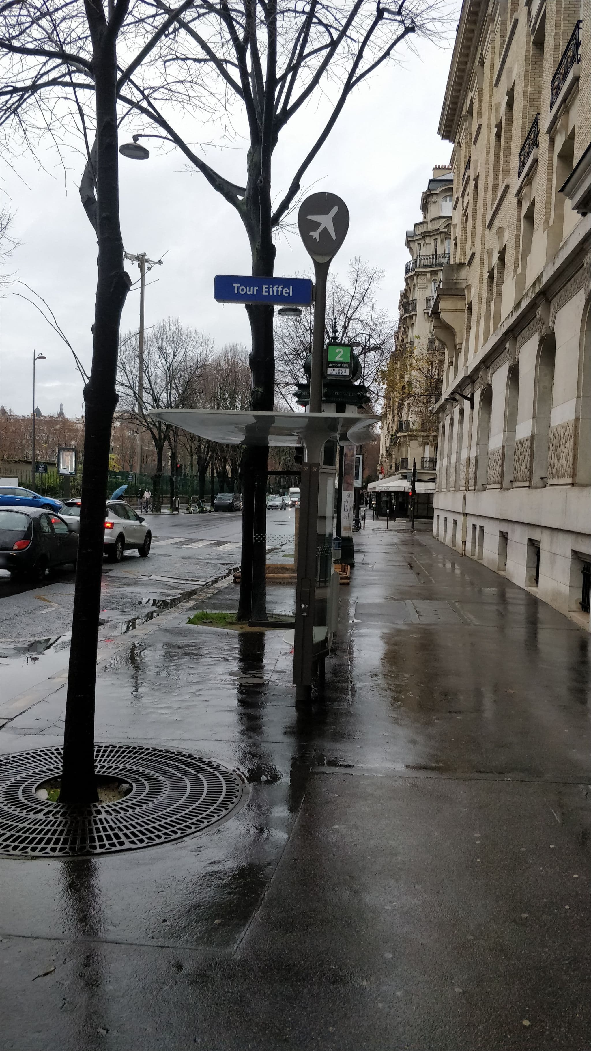 Street view near Hilton Paris, Paris 16 Passy — © overflorian (CC BY-SA · Mapillary)