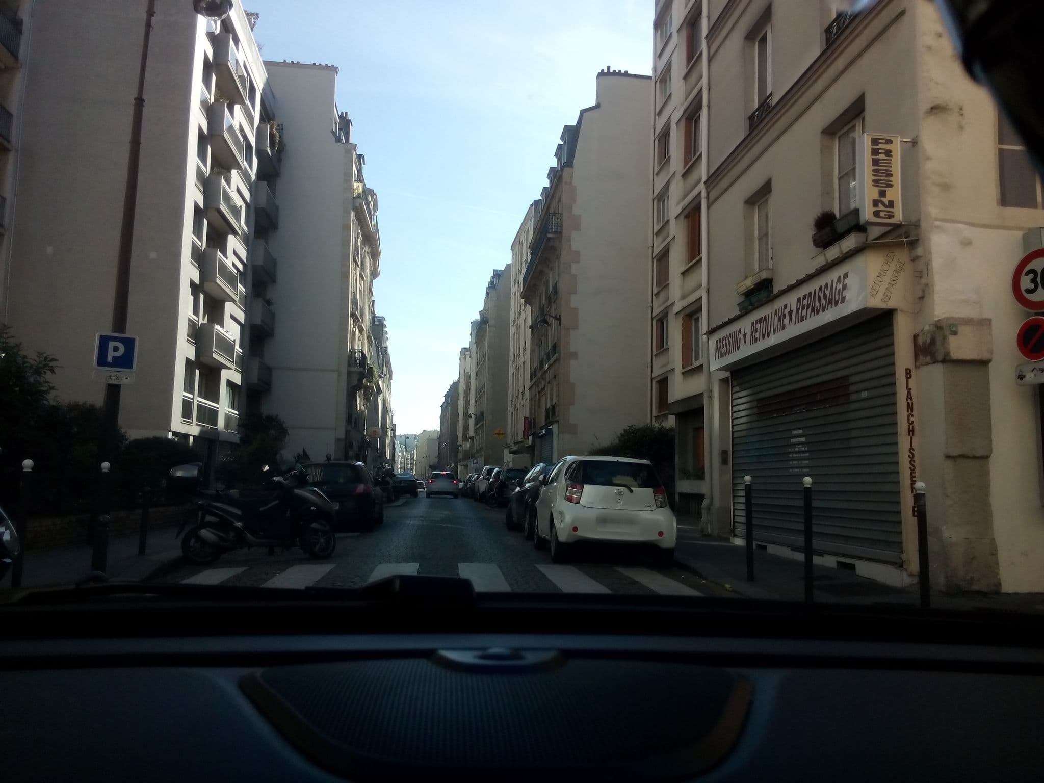 Street view near Hotel Villaret, Paris 15 Vaugirard — © jibec (CC BY-SA · Mapillary)