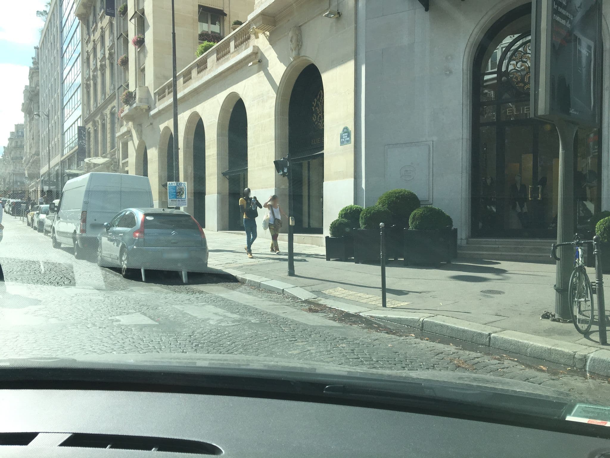 Street view near Hôtel Four Seasons George V, Paris 08 Élysée — © cabinetcourbi (CC BY-SA · Mapillary)