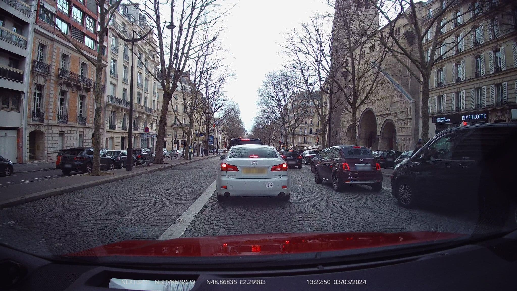 Street view near Hôtel Marceau Champs-Élysées, Paris 16 Passy — © aerandir14 (CC BY-SA · Mapillary)
