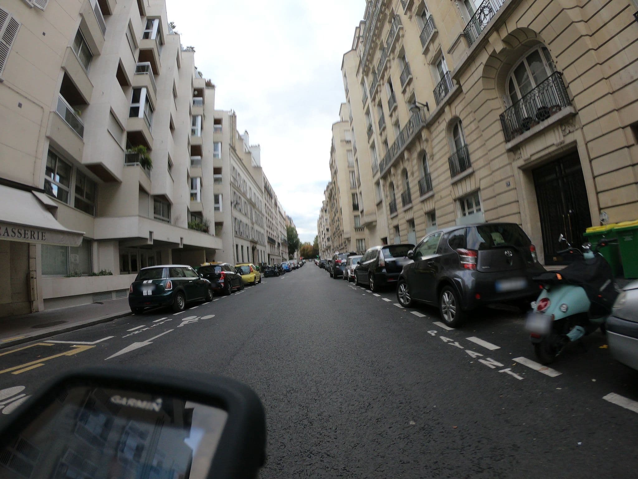 Street view near LG Tour Eiffel, Paris 07 Palais-Bourbon — © htonchia (CC BY-SA · Mapillary)