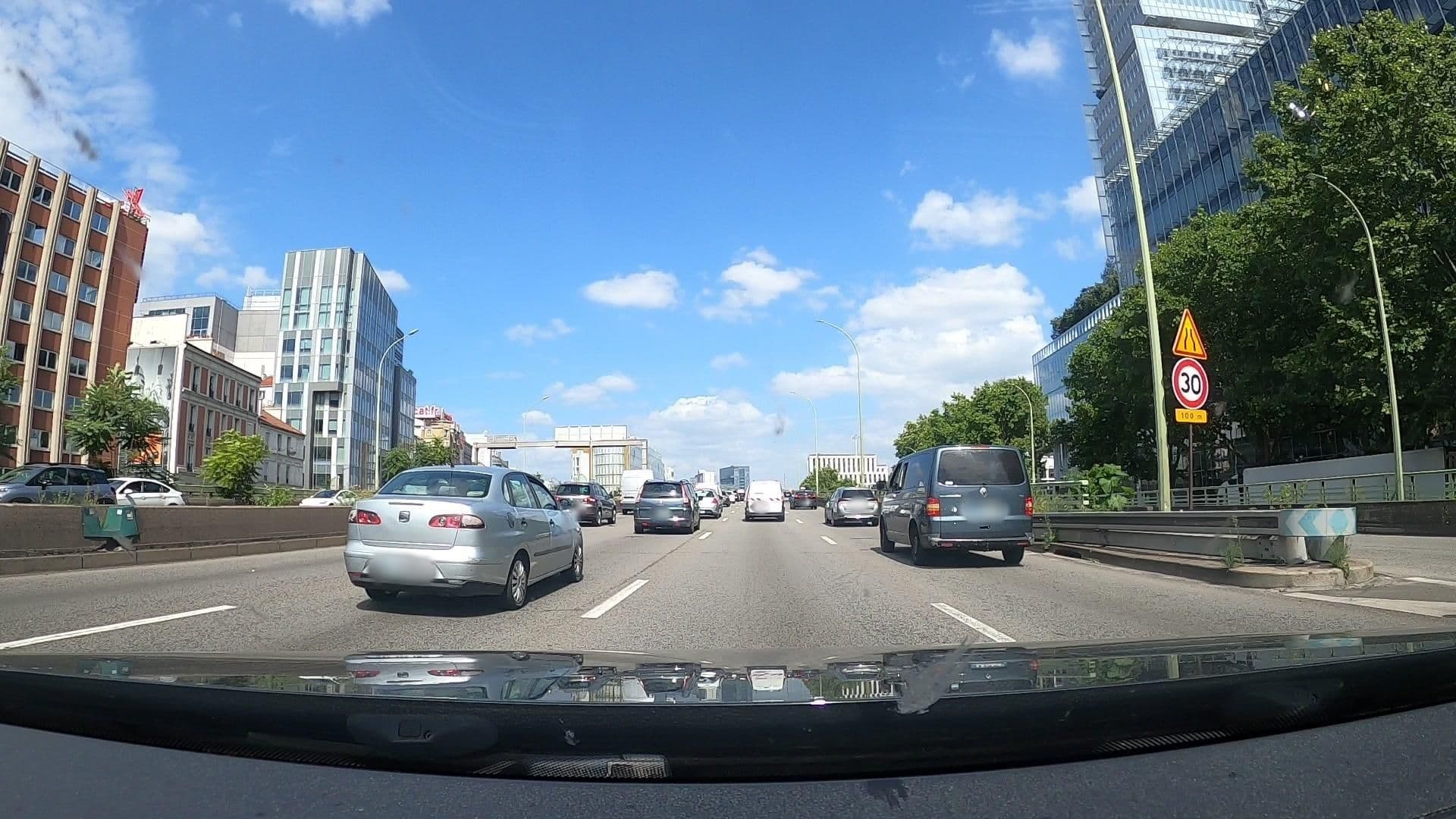 Street view near Société Hoteliere Paris Ouest, Levallois-Perret — © uwekoch (CC BY-SA · Mapillary)