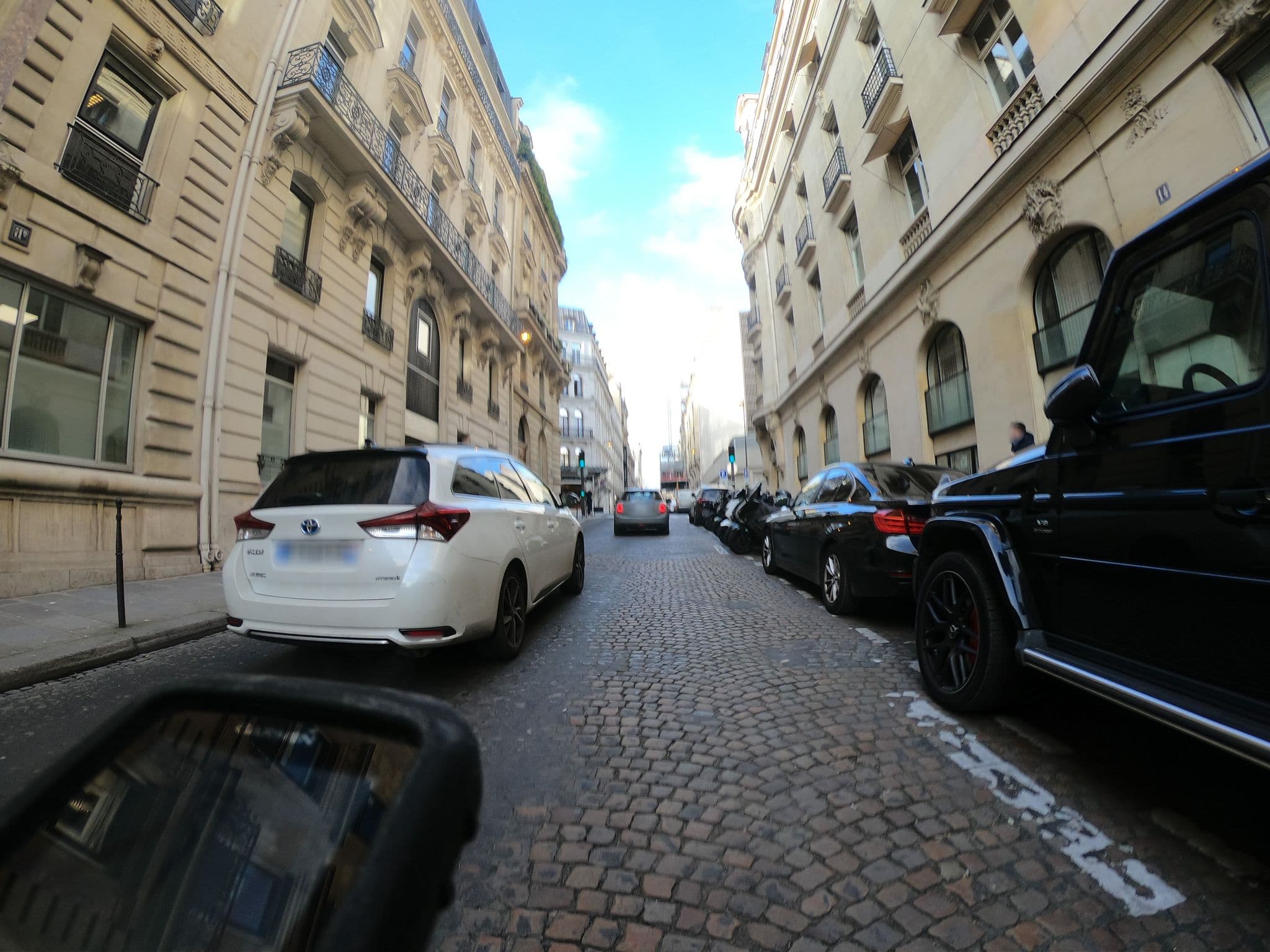 Street view near Hôtel Louis Vuitton, Paris 08 Élysée — © htonchia (CC BY-SA · Mapillary)