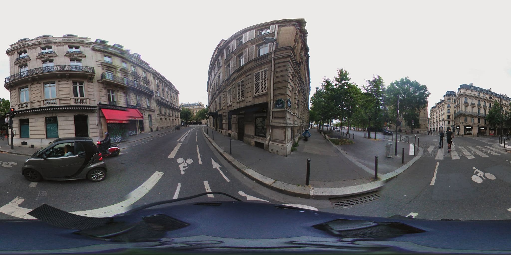 Street view near Hôtel Royal Elysées, Paris 16 Passy — © simon_geovelo (CC BY-SA · Mapillary)