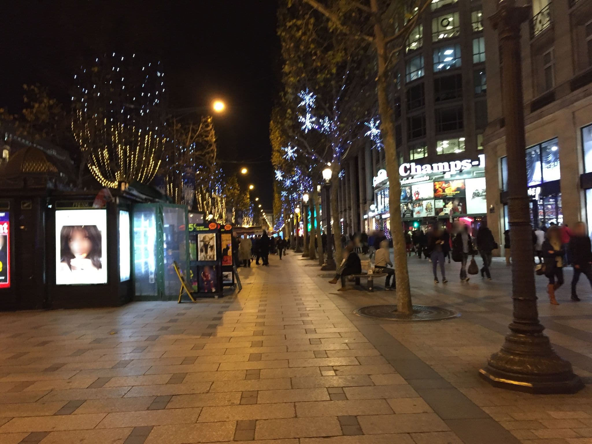 Street view near Best Western Colisée, Paris 08 Élysée — © zimmy (CC BY-SA · Mapillary)