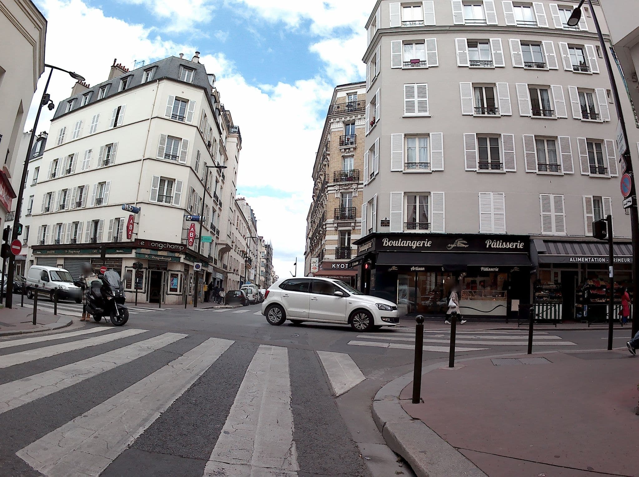 Street view near Hotel Boiserrie, Levallois-Perret — © patman (CC BY-SA · Mapillary)