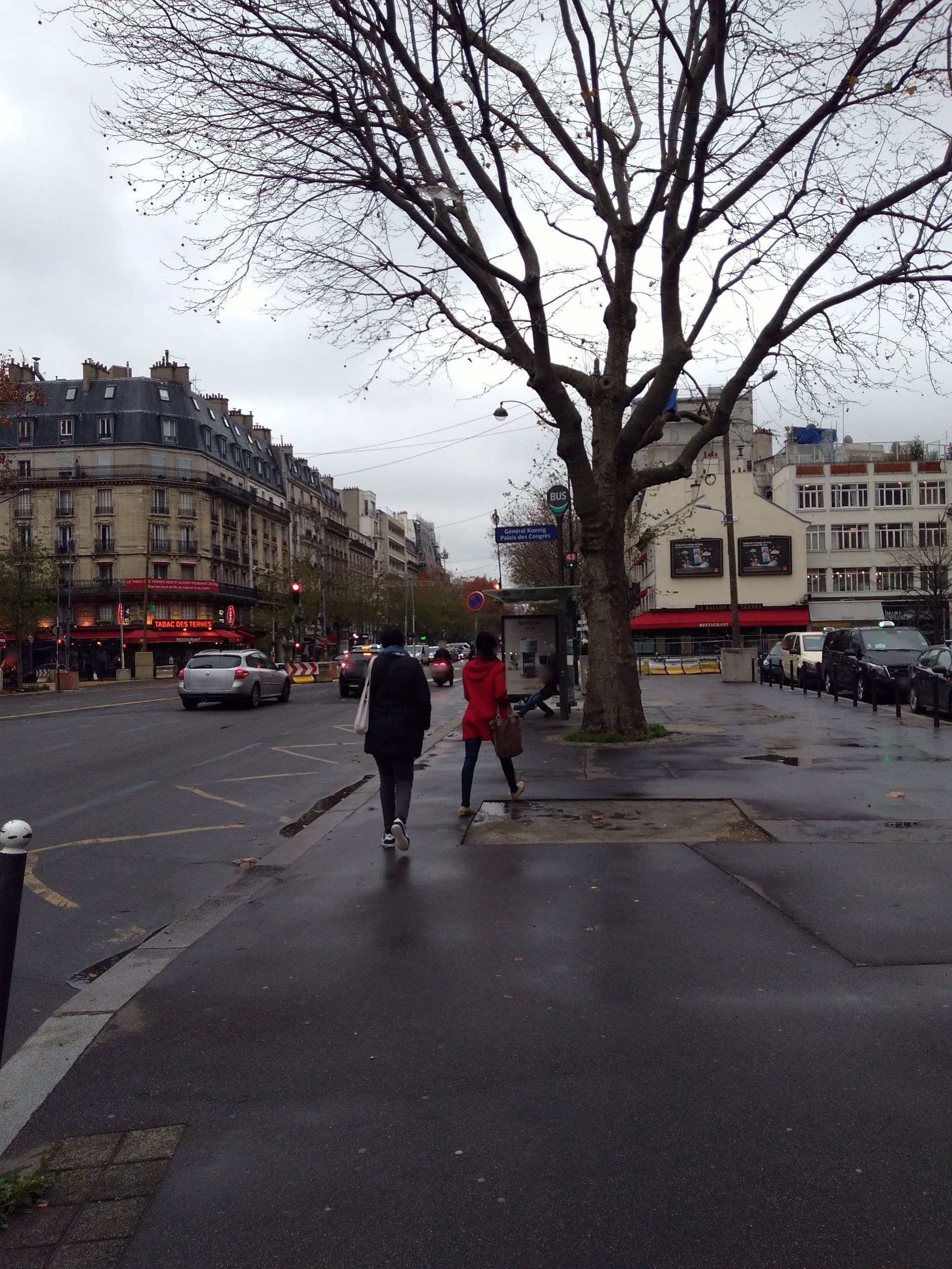 Street view near Waytostay, Neuilly-sur-Seine — © nlehuby (CC BY-SA · Mapillary)