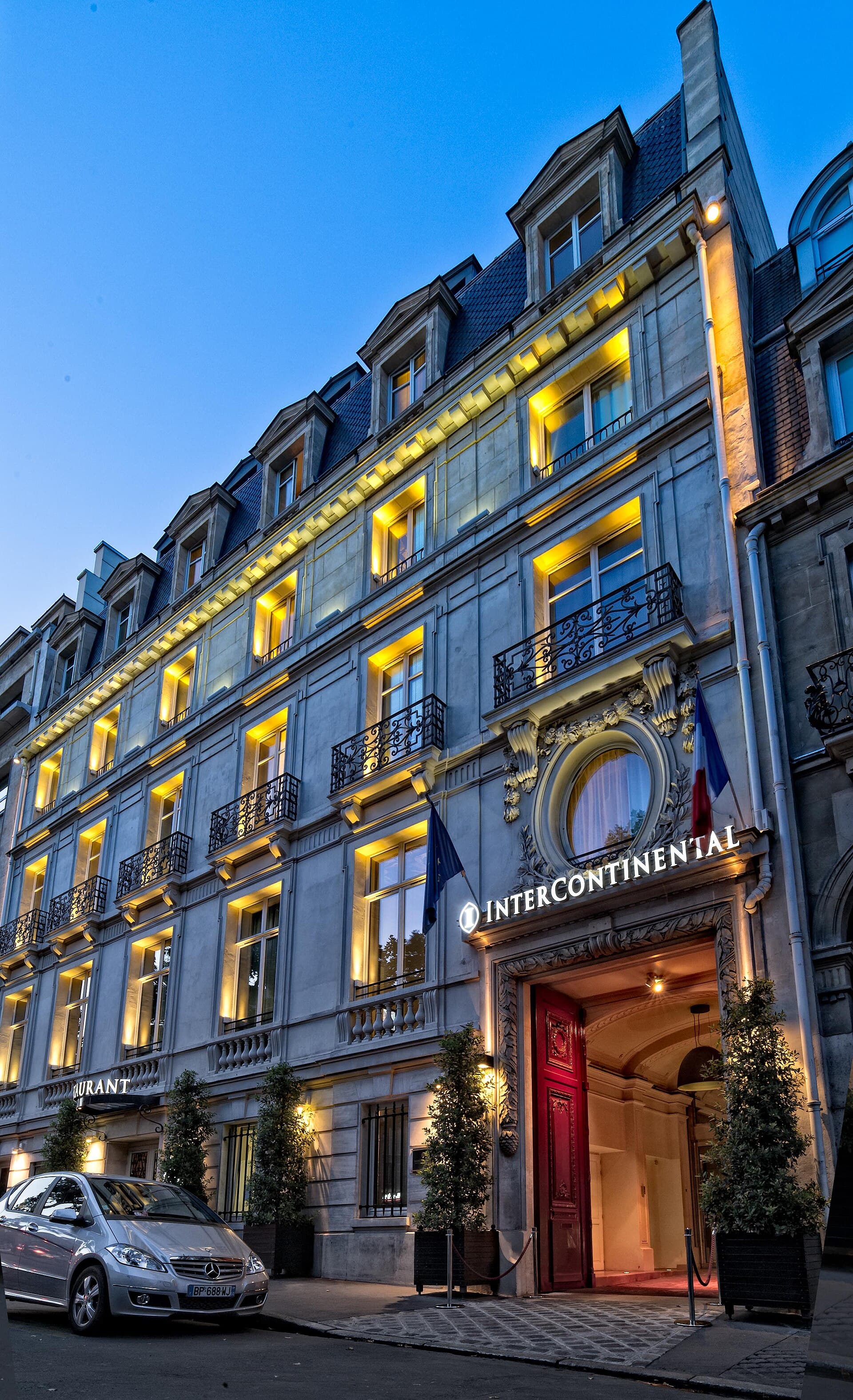 InterContinental Paris - Champs-Elysées Etoile (via Wikimedia Commons, CC BY-SA 3.0)