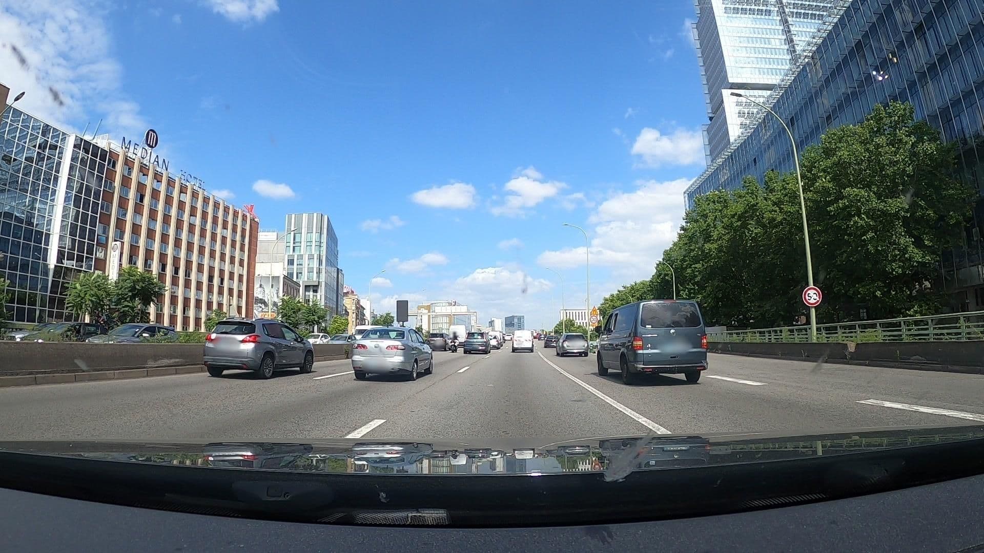 Street view near Salle De Petit Déjeuner ☕🍳🍞, Levallois-Perret — © uwekoch (CC BY-SA · Mapillary)