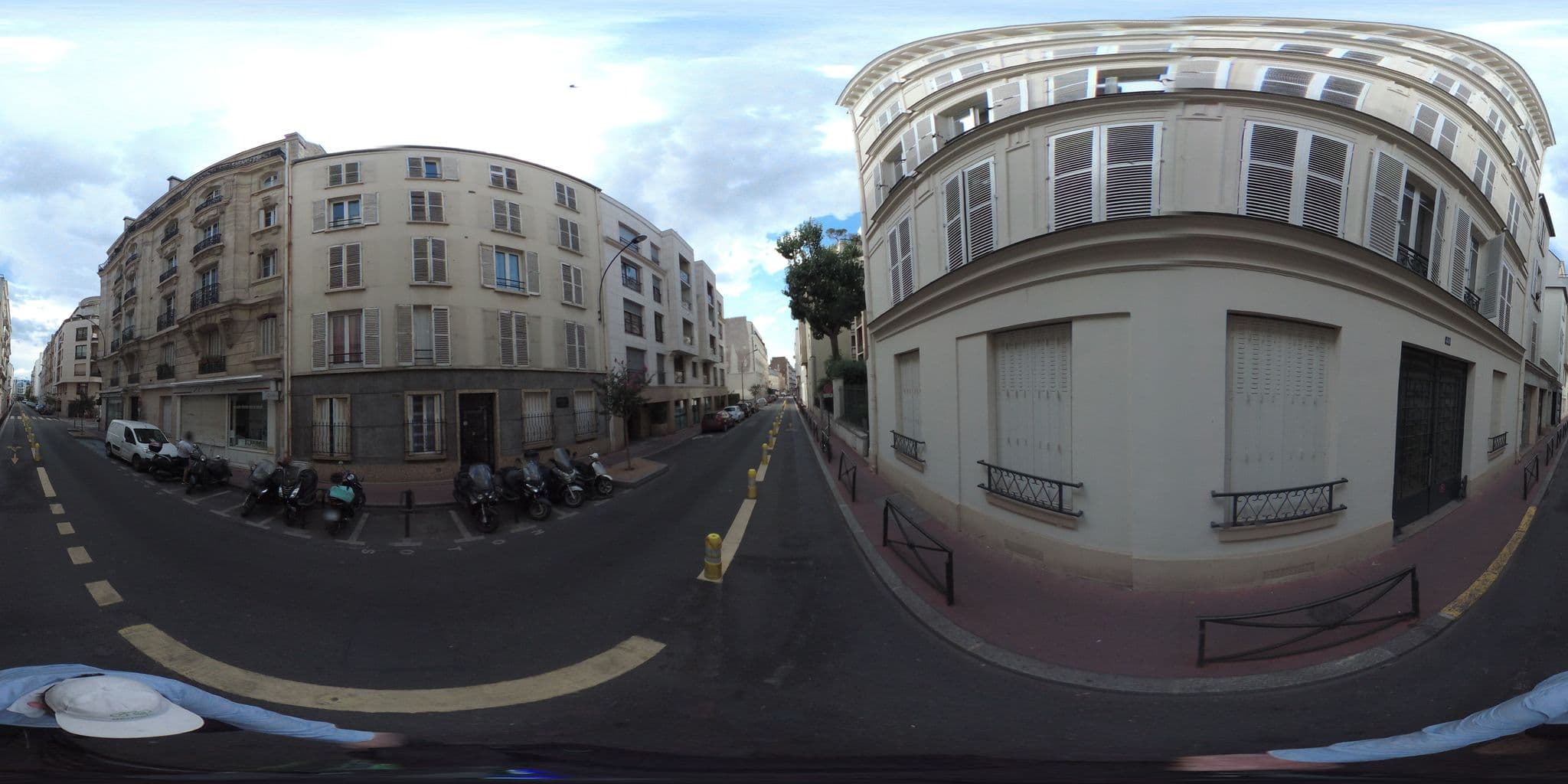 Street view near Salvy Irène, Levallois-Perret — © geovelo (CC BY-SA · Mapillary)