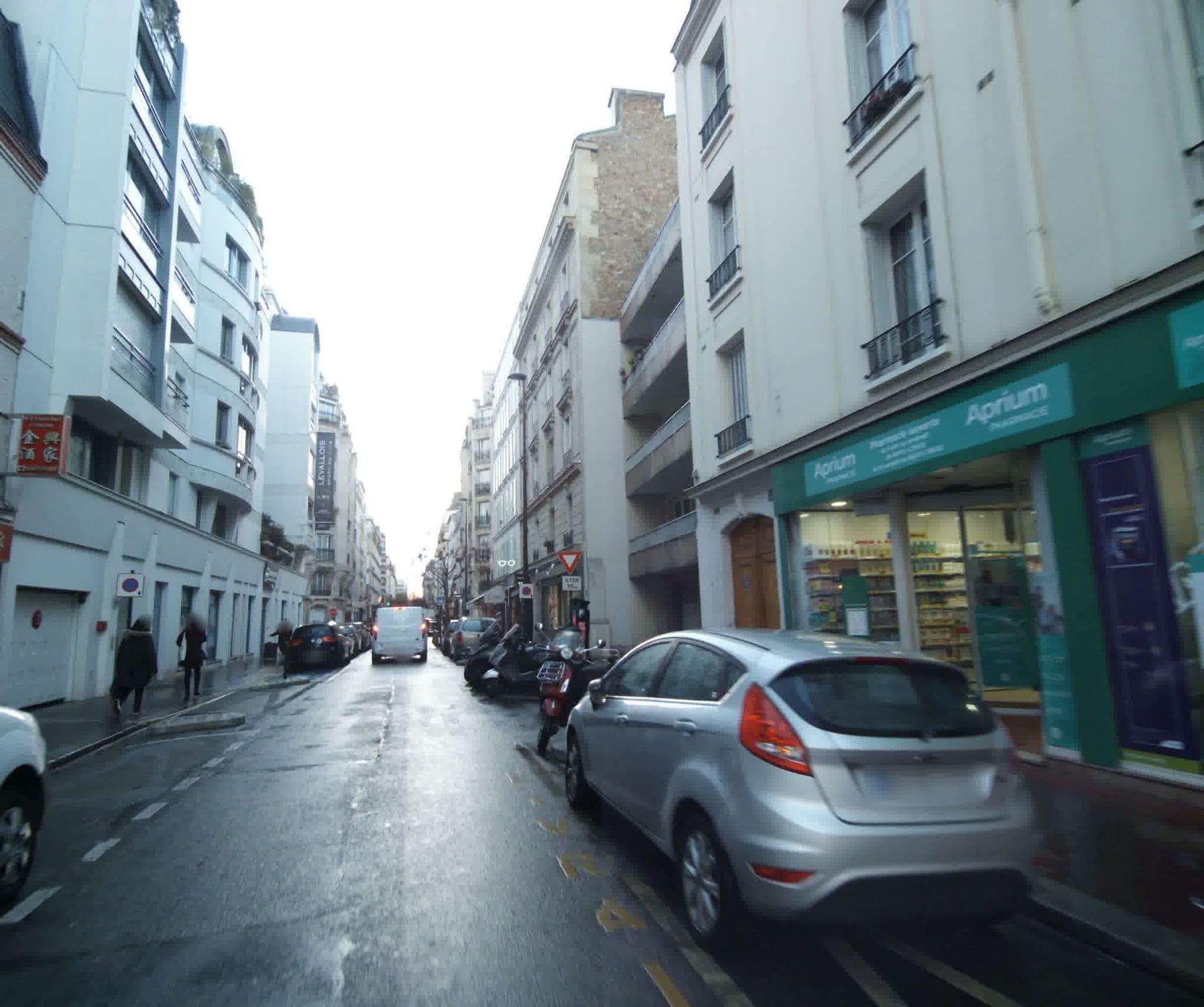 Street view near Hôtel Espace Champerret, Levallois-Perret — © sogefi (CC BY-SA · Mapillary)