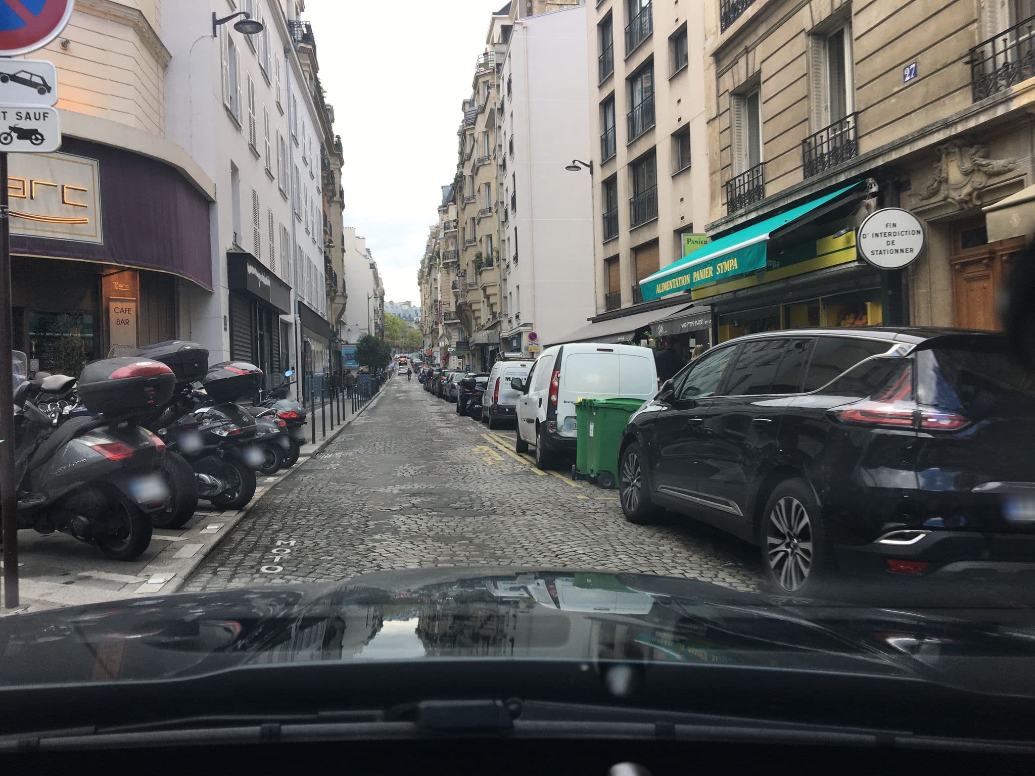 Street view near Hôtel Astrid, Paris 16 Passy — © kgvx (CC BY-SA · Mapillary)