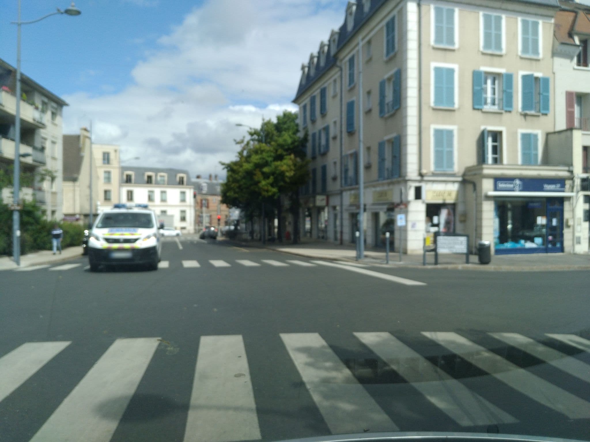 Street view near Selectour - Voyages 27, Poissy — © tartine78 (CC BY-SA · Mapillary)
