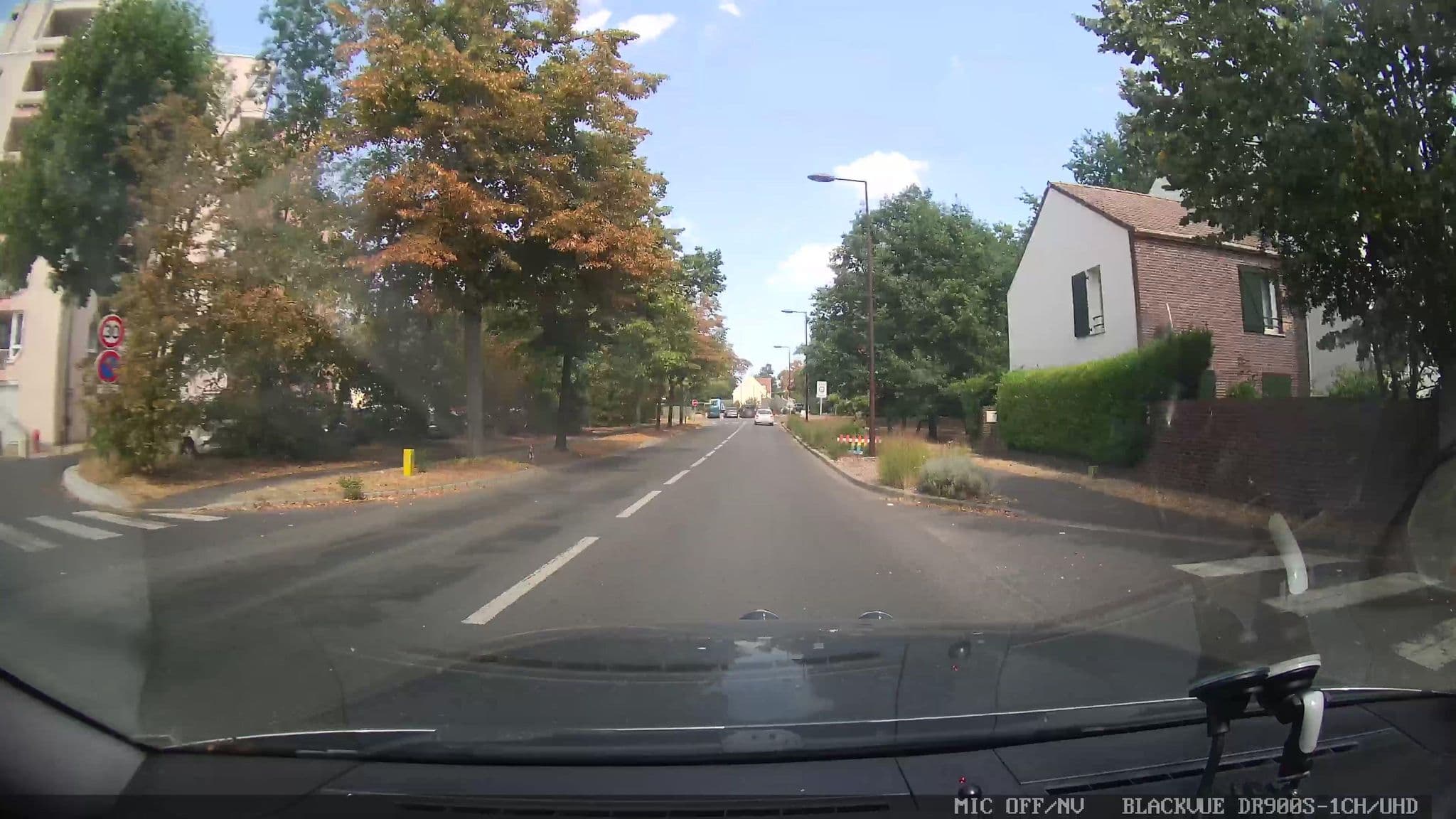 Street view near Nevada, Éragny — © grobin (CC BY-SA · Mapillary)
