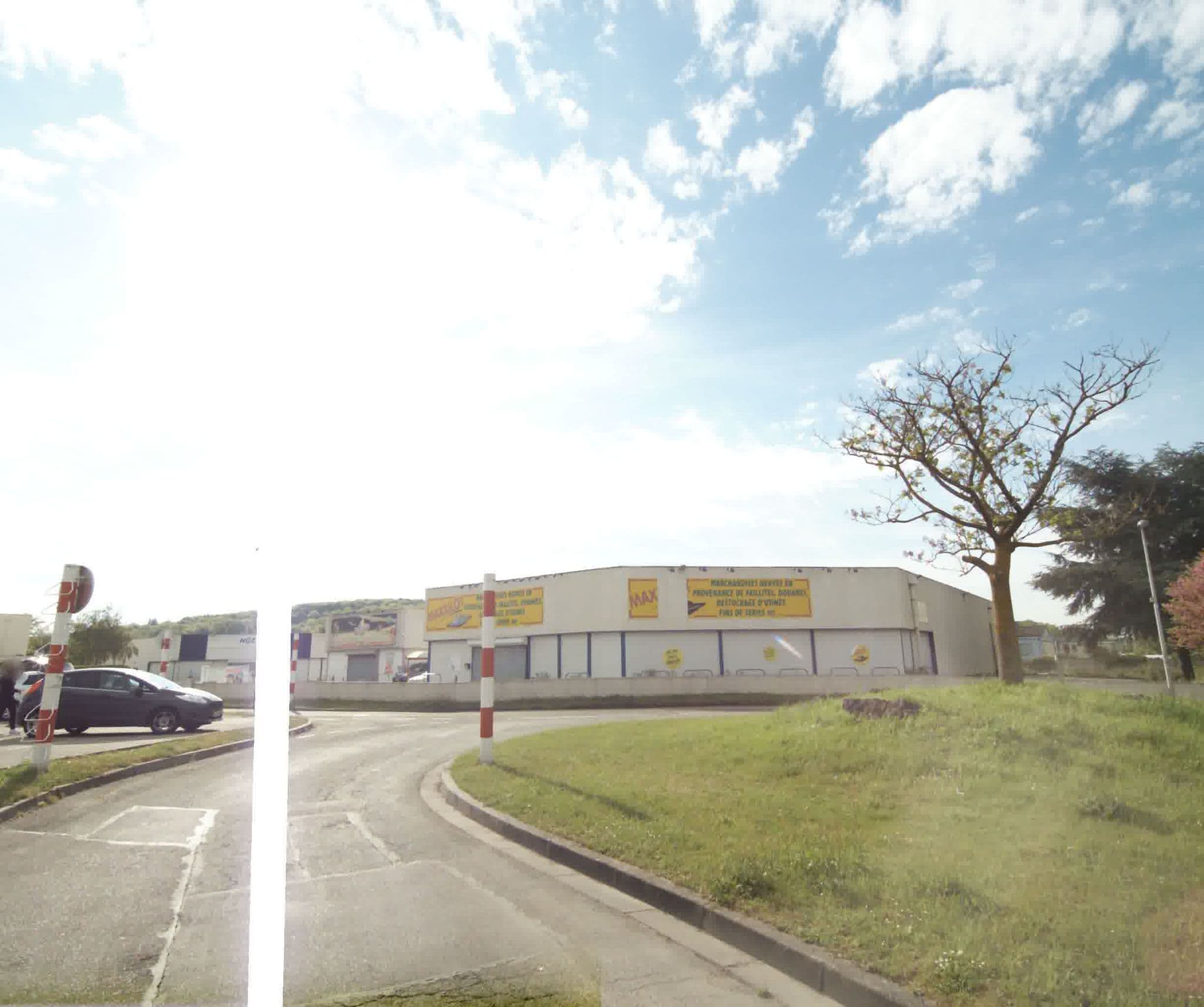 Street view near Frères d'Armes, Épône — © sogefi (CC BY-SA · Mapillary)