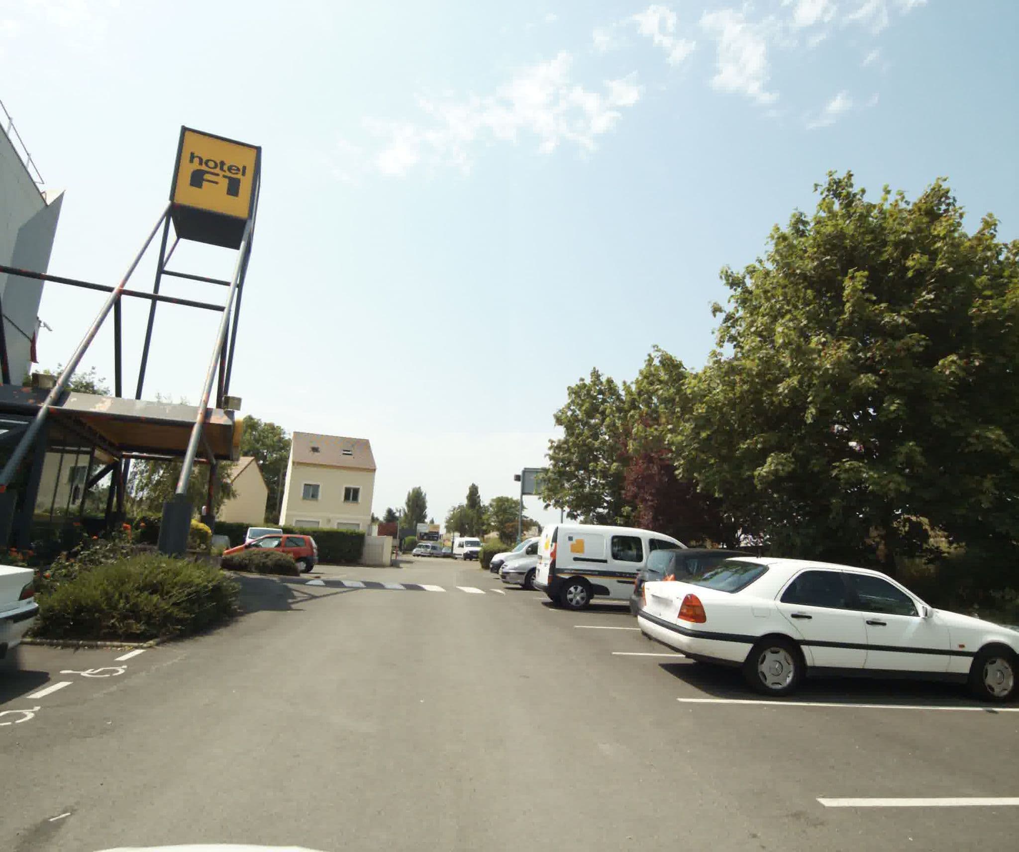 Street view near hotelF1 Cergy Conflans Saint Honorine, Conflans-Sainte-Honorine — © sogefi (CC BY-SA · Mapillary)