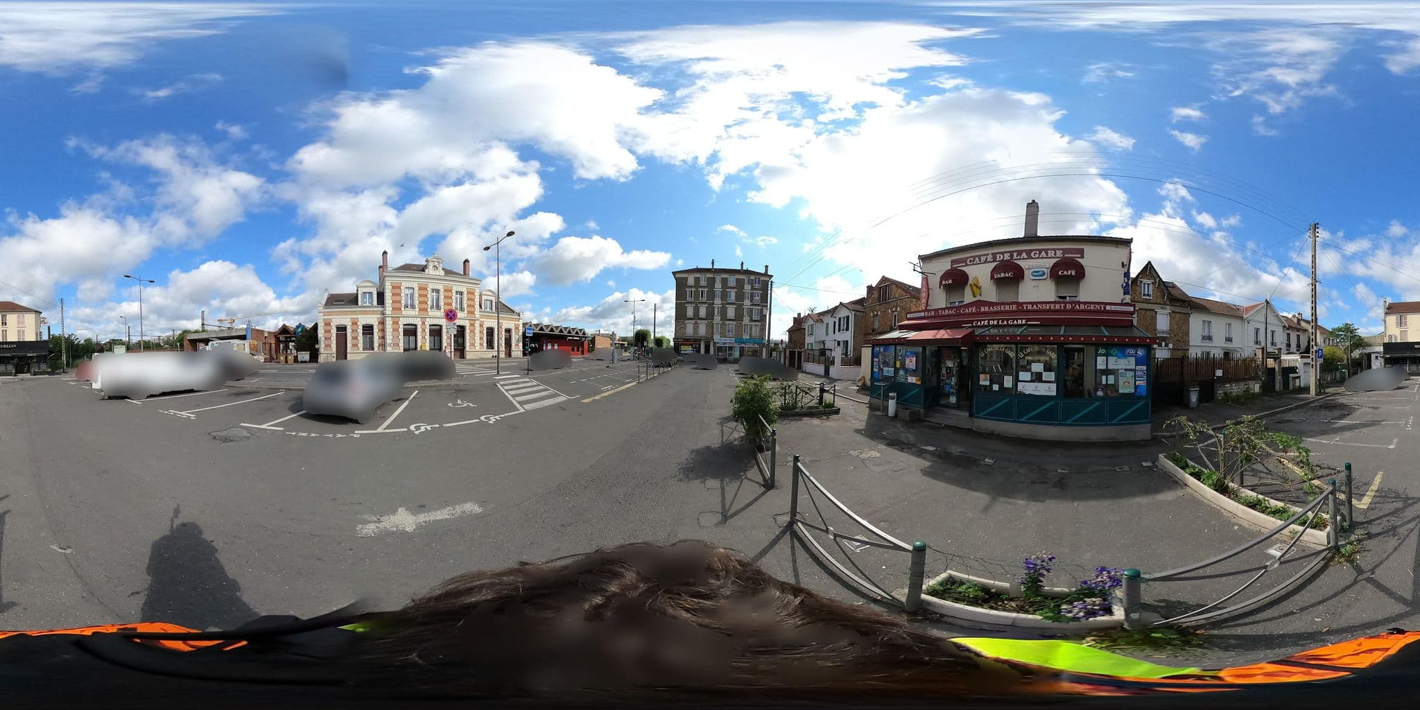 Street view near Le Terminus, Conflans-Sainte-Honorine — © cartocite (CC BY-SA · Mapillary)