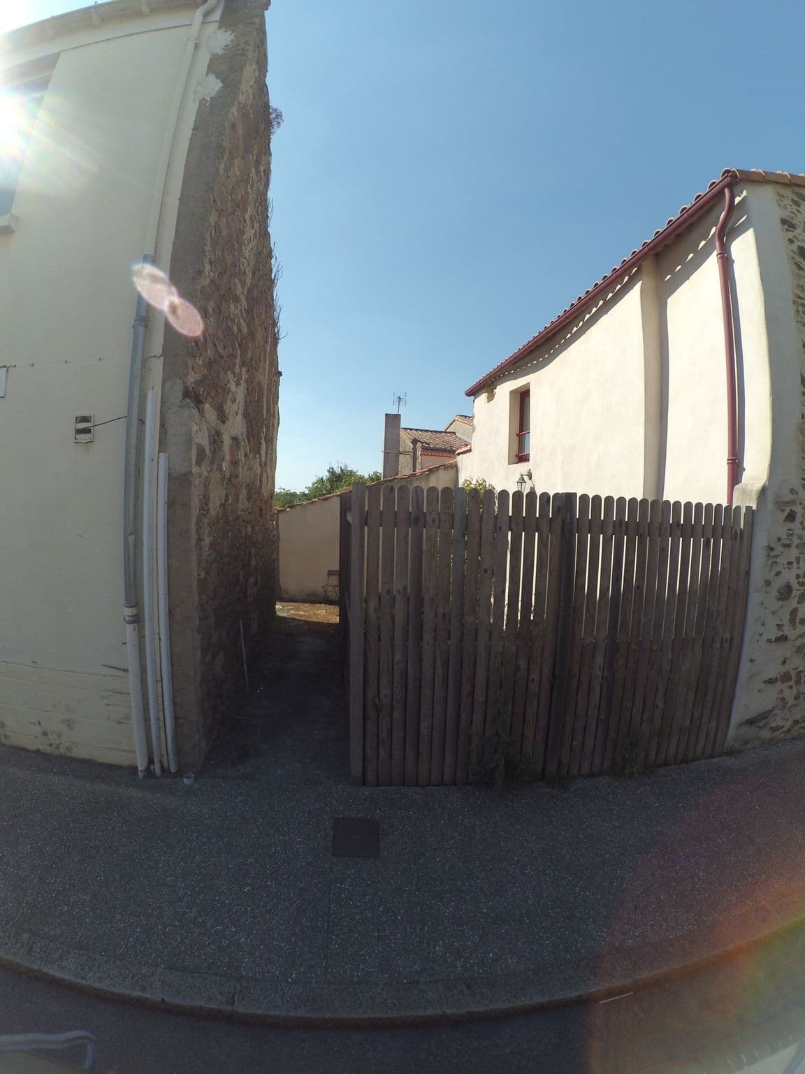 Street view near Domaine du Fief aux Dames, Monnières — © stephanep (CC BY-SA · Mapillary)