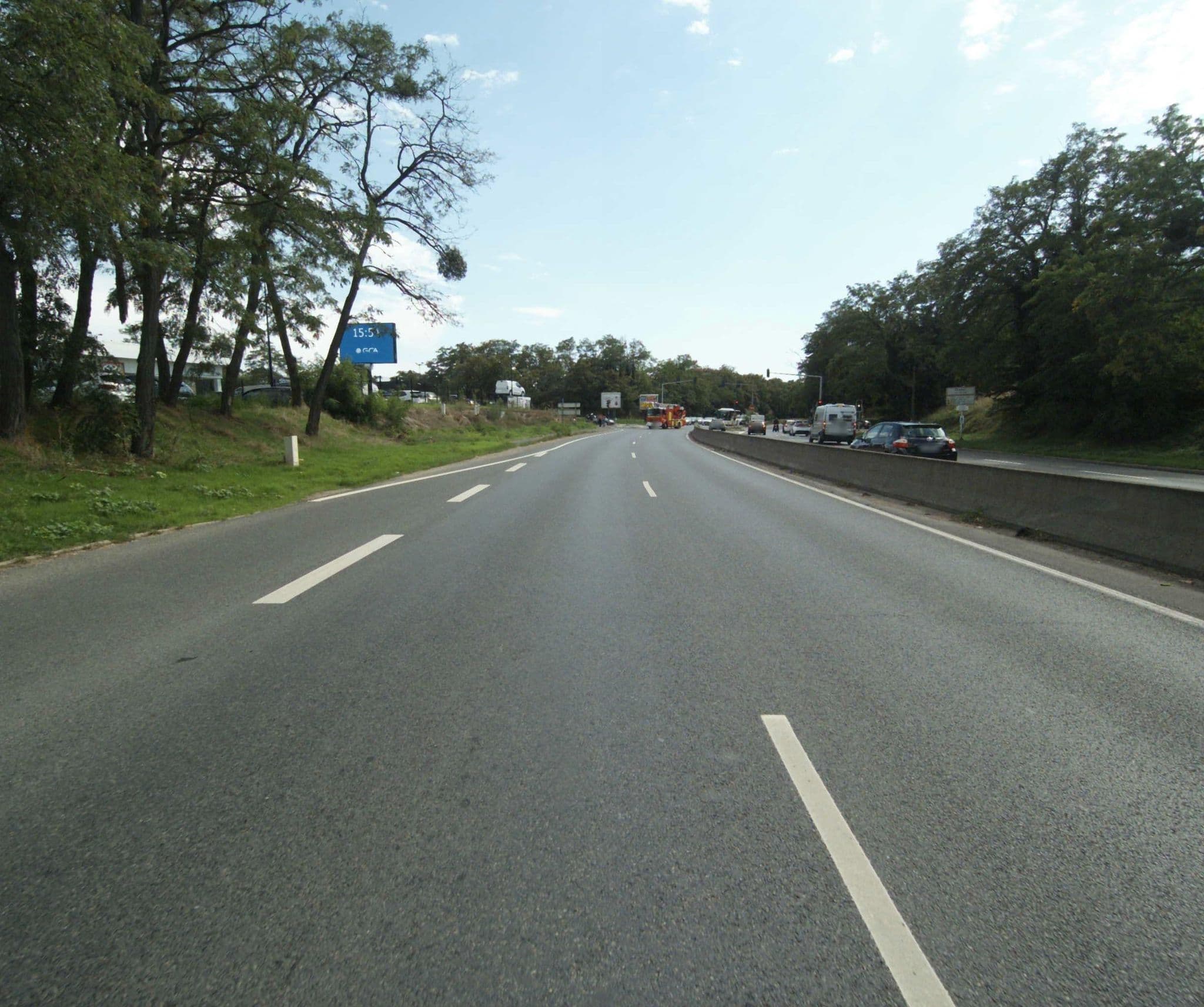 Street view near comfort hotel eragny, Éragny — © service_geomatique (CC BY-SA · Mapillary)