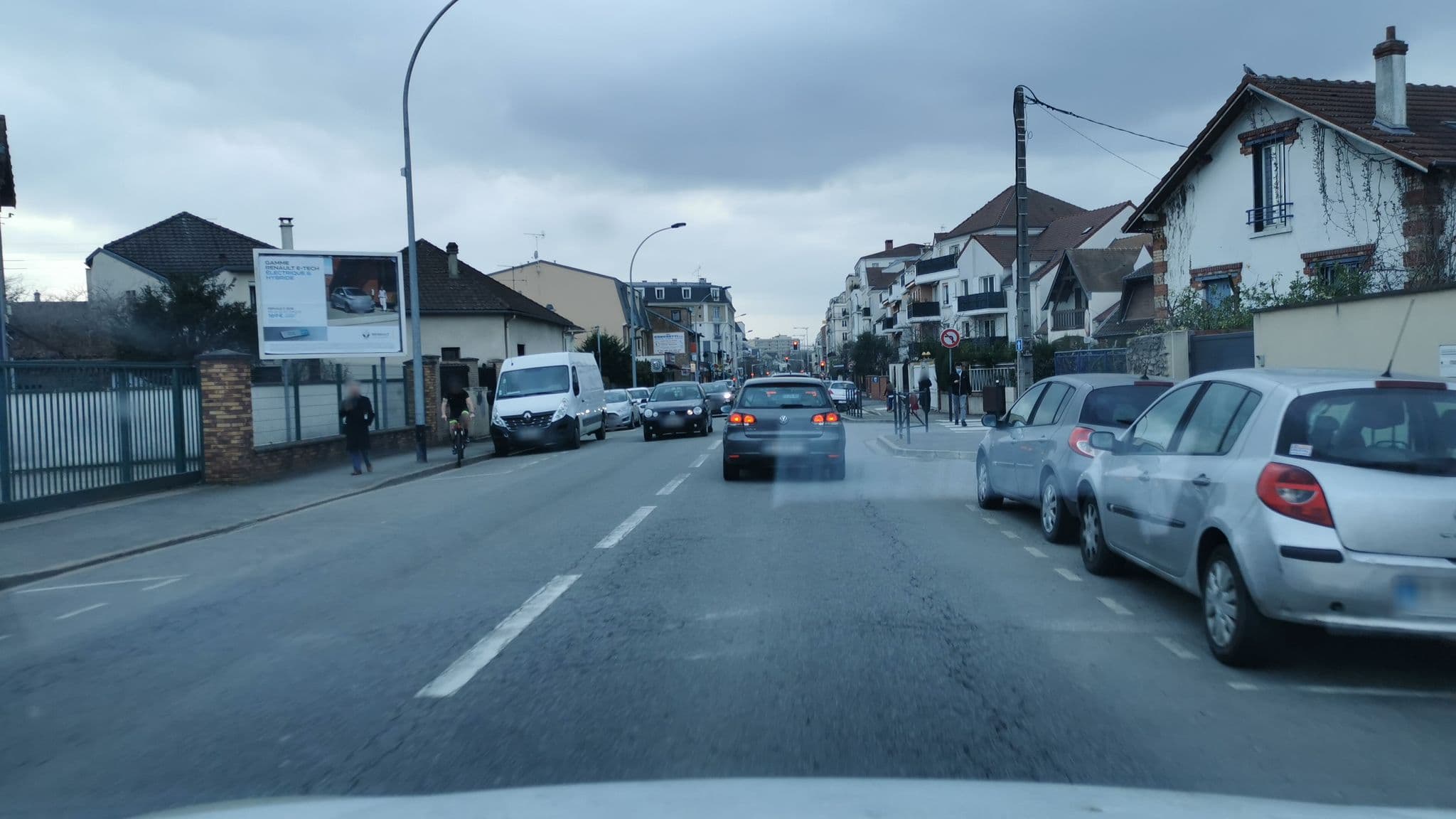 Street view near Hermitage, Poissy — © testflight (CC BY-SA · Mapillary)