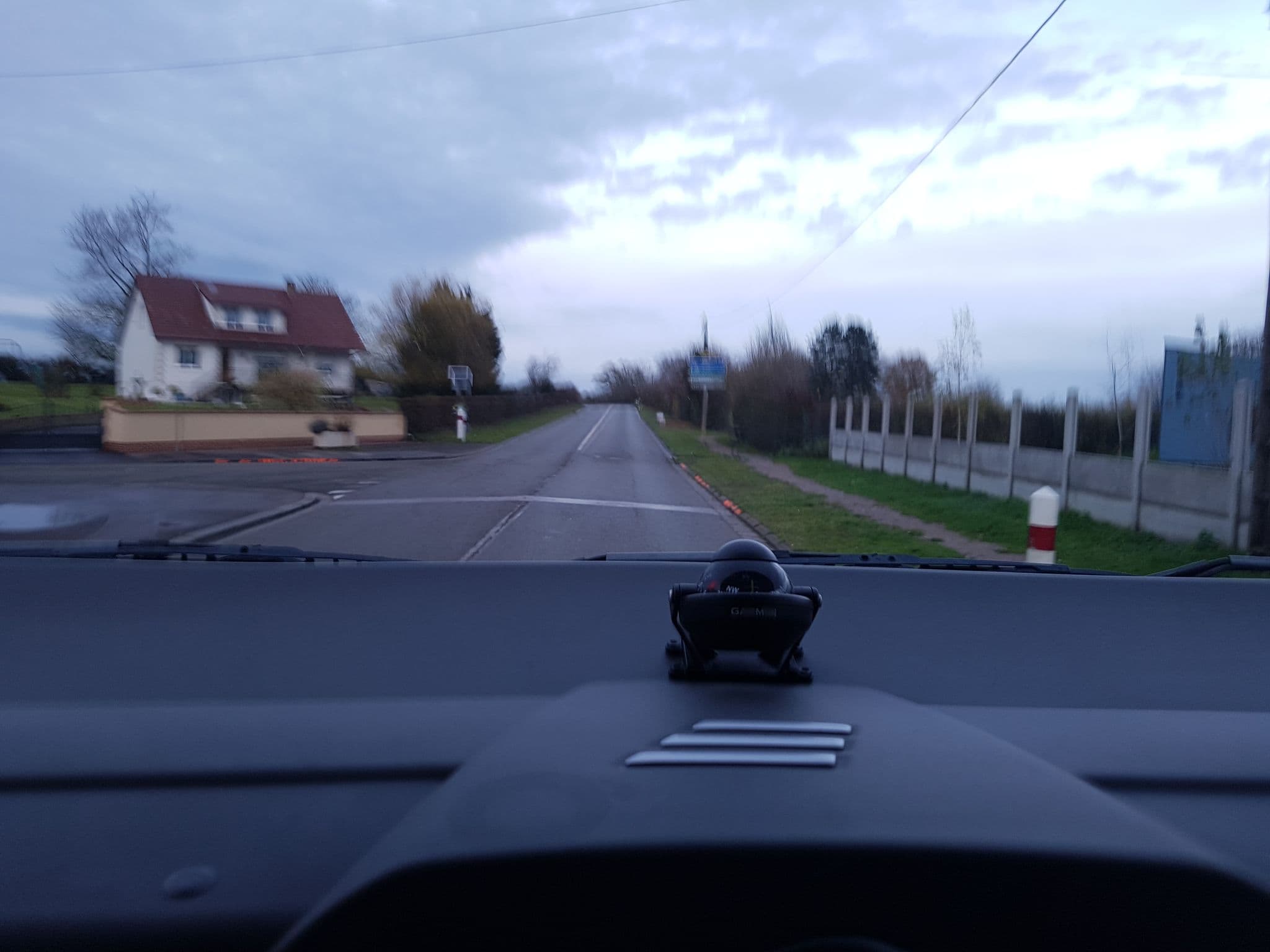 Street view near Lauratom, Grandvilliers — © bernardvoyageur (CC BY-SA · Mapillary)
