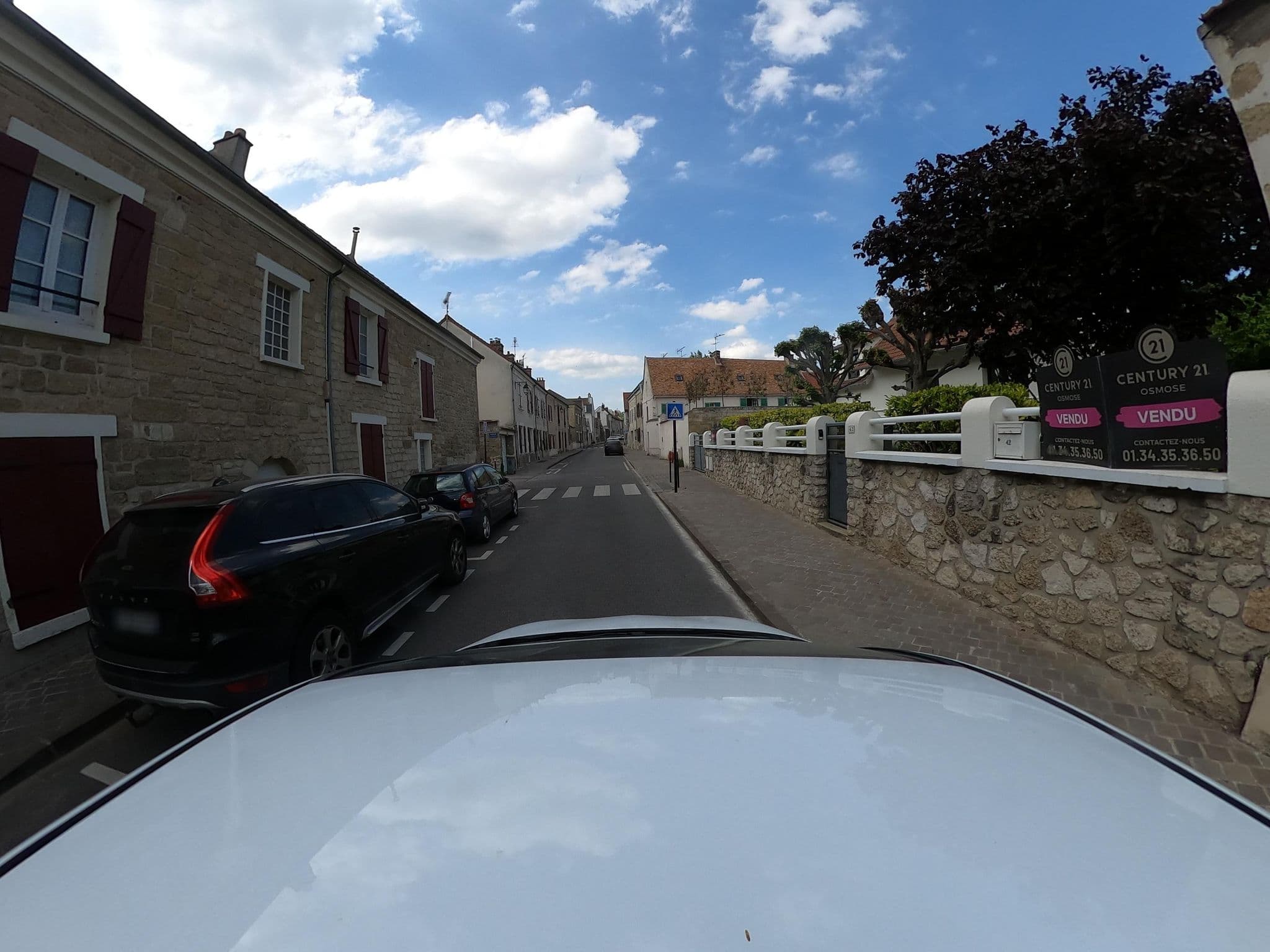Street view near Divarius Hôtel Residence, Cergy — © service_geomatique (CC BY-SA · Mapillary)