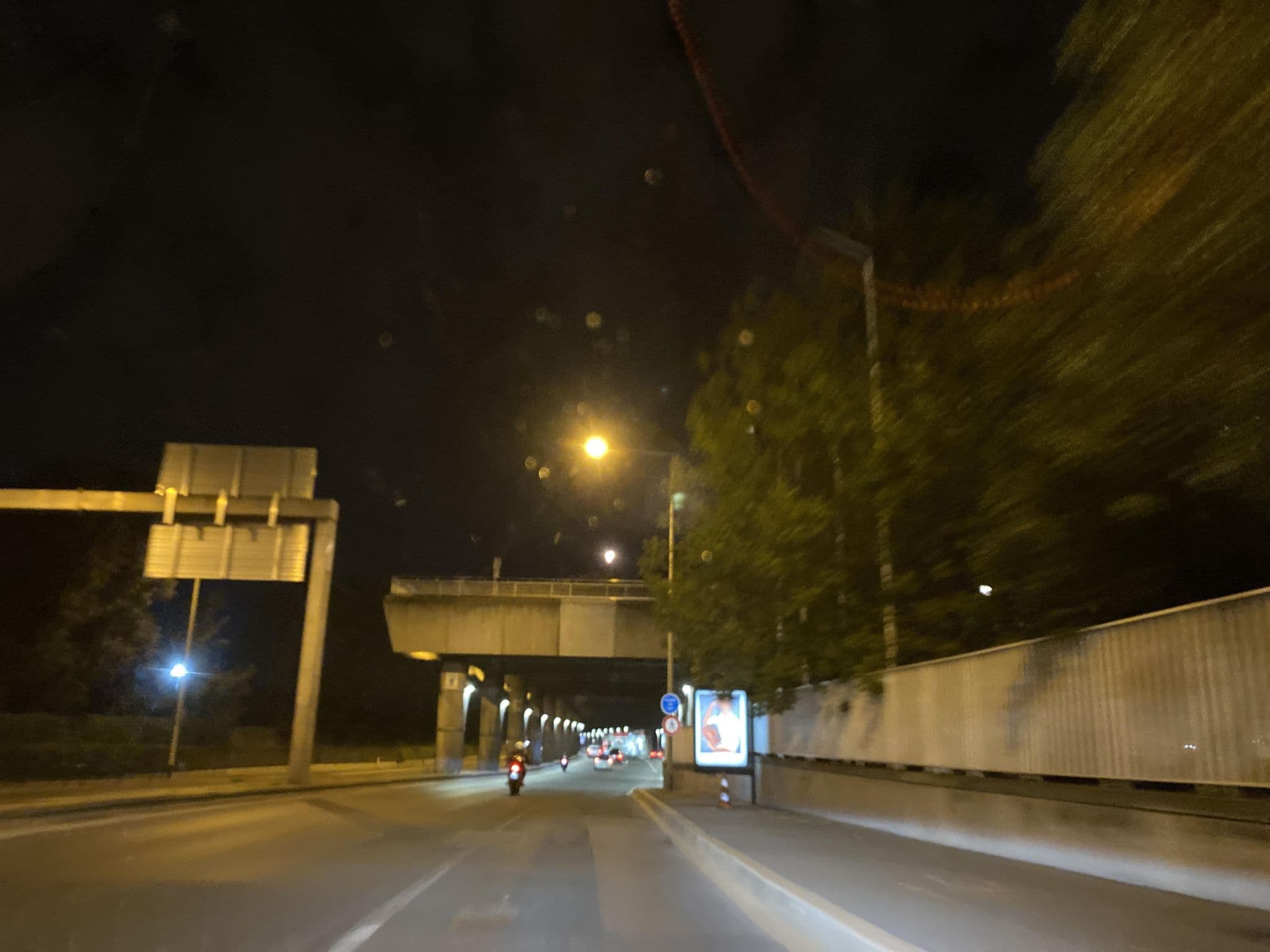 Street view near Etap Hôtel, Courbevoie — © fpm (CC BY-SA · Mapillary)