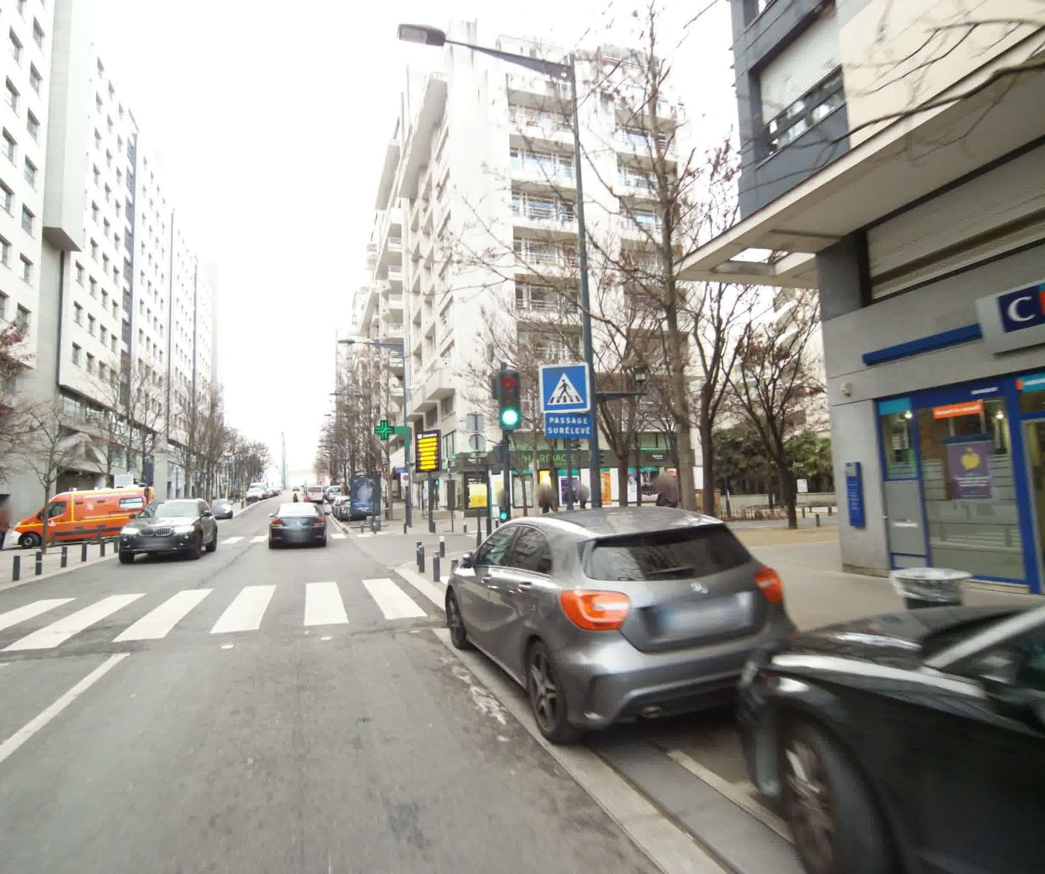 Street view near Bed & Coffee Paris la Défense, La Defense — © sogefi (CC BY-SA · Mapillary)