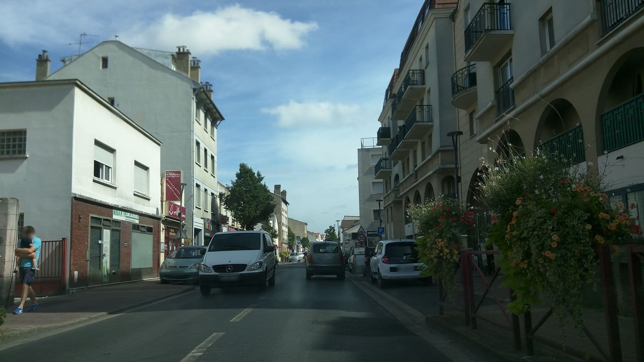 Street view near Foyer Logement Personnes Agées Louis Péronnet, Bezons — © e11137 (CC BY-SA · Mapillary)