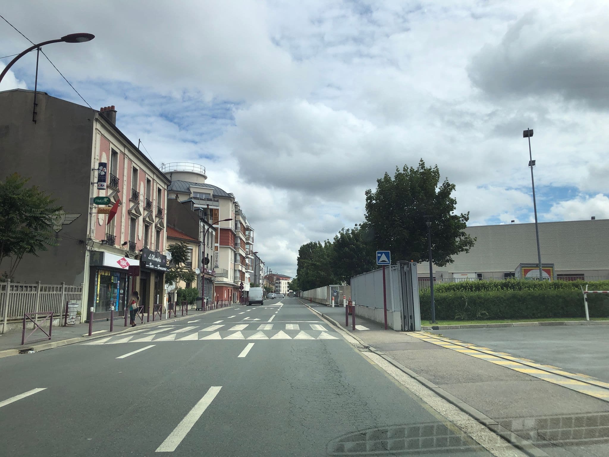 Street view near Score Services, Bezons — © cquest (CC BY-SA · Mapillary)
