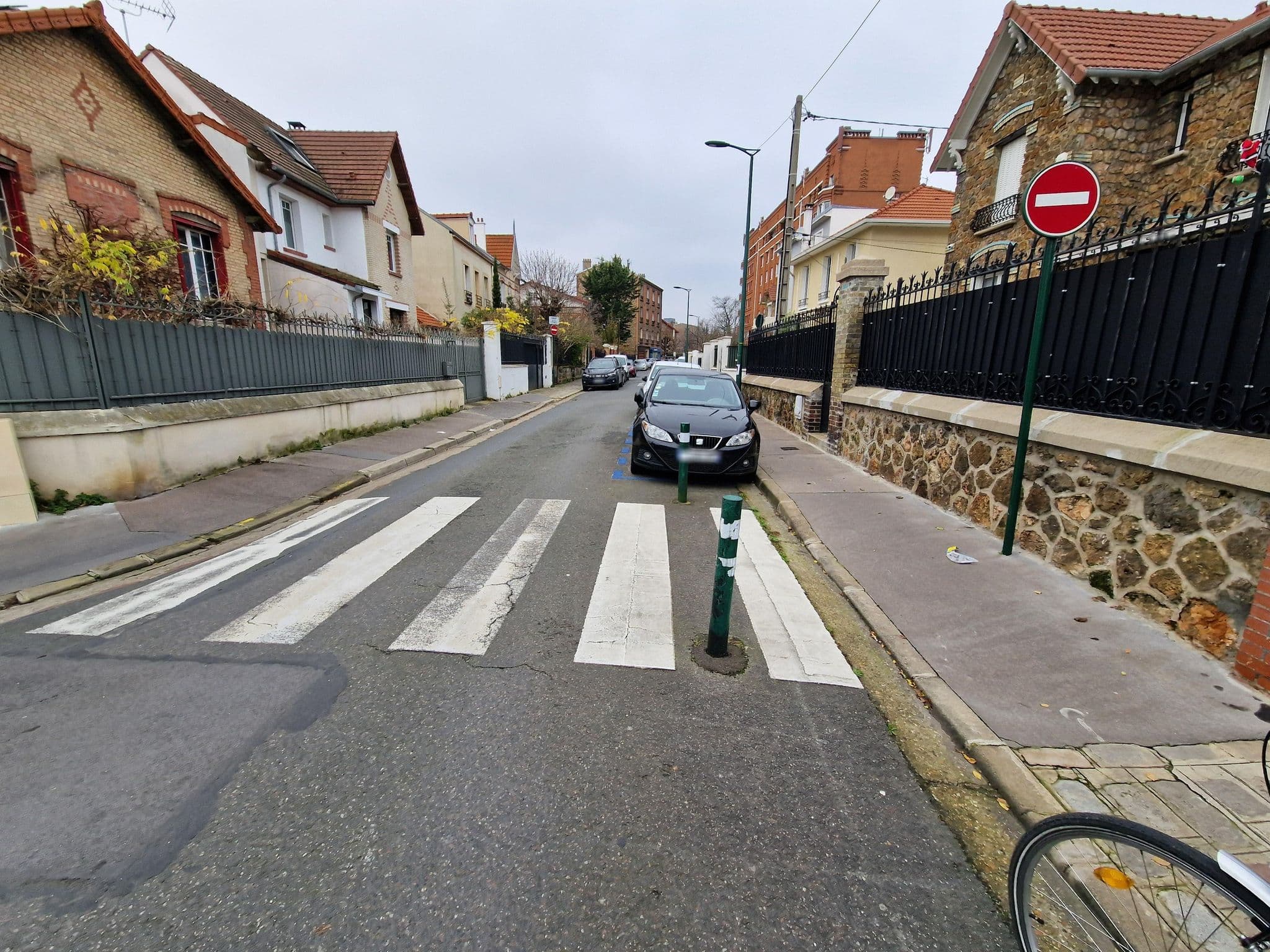 Street view near Charmant Studio de 25m2 proche de Paris, Colombes — © Lanilster (CC BY-SA · Mapillary)