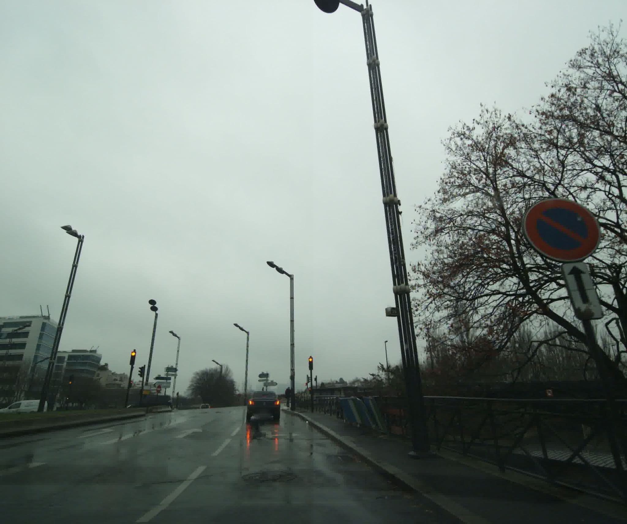 Street view near Boat On The Seine, Levallois-Perret — © sogefi (CC BY-SA · Mapillary)