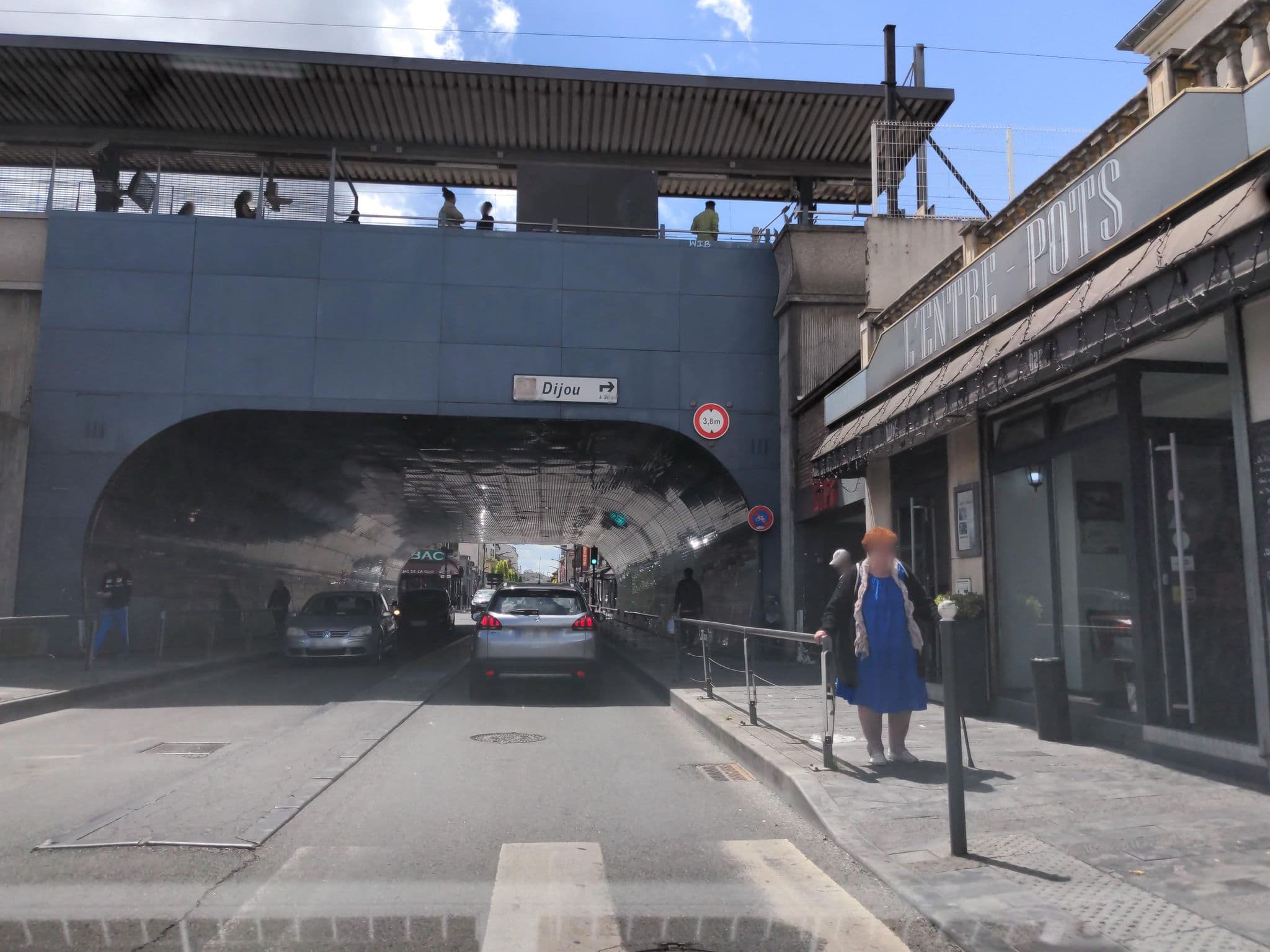 Street view near Restaurant le Jaures, Maisons-Laffitte — © jacknumber (CC BY-SA · Mapillary)