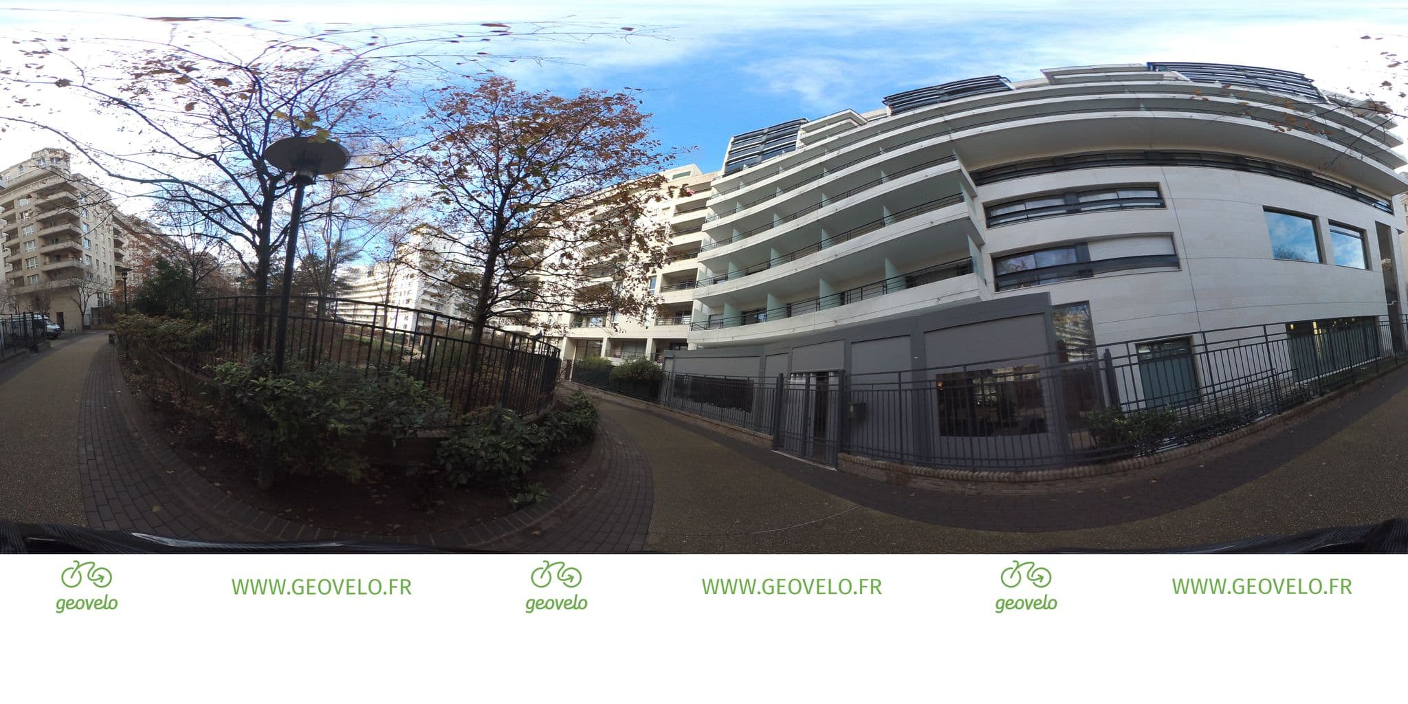Street view near Residhome Parc du Millenaire, La Defense — © simon_geovelo (CC BY-SA · Mapillary)