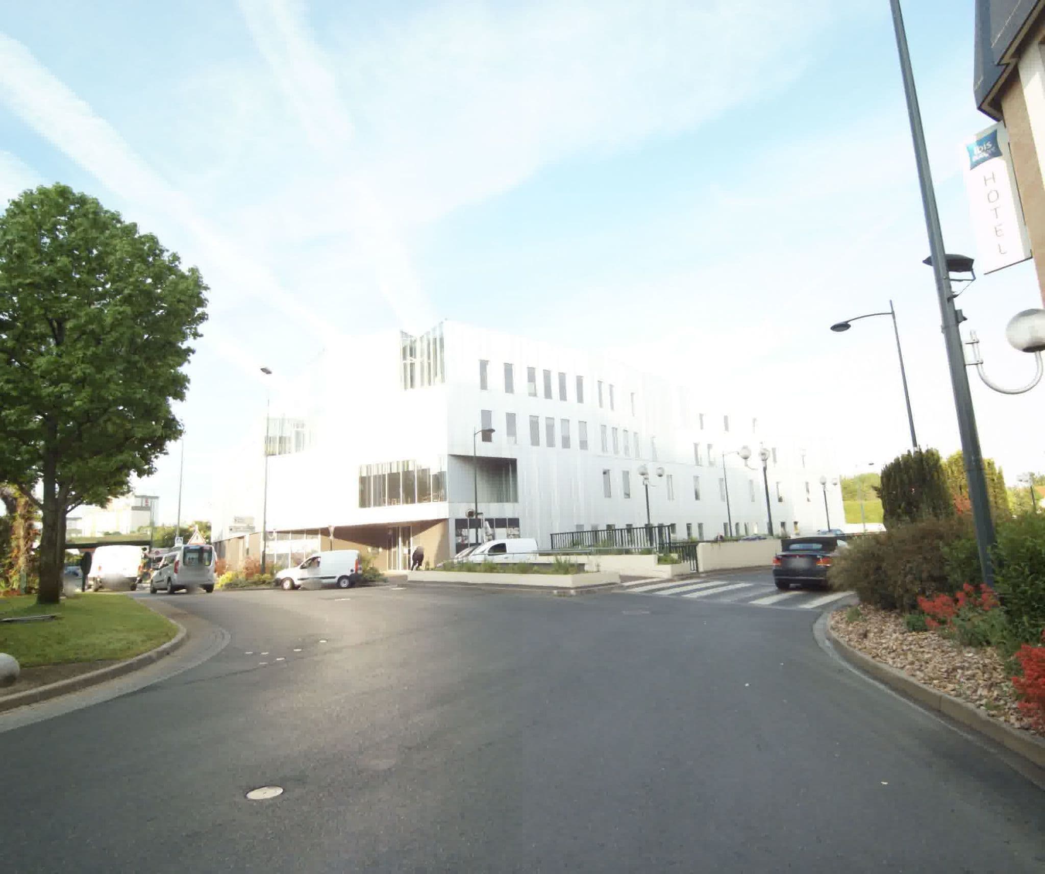 Street view near ibis budget Saint-Gratien Enghien-les-Bains, Saint-Gratien — © sogefi (CC BY-SA · Mapillary)