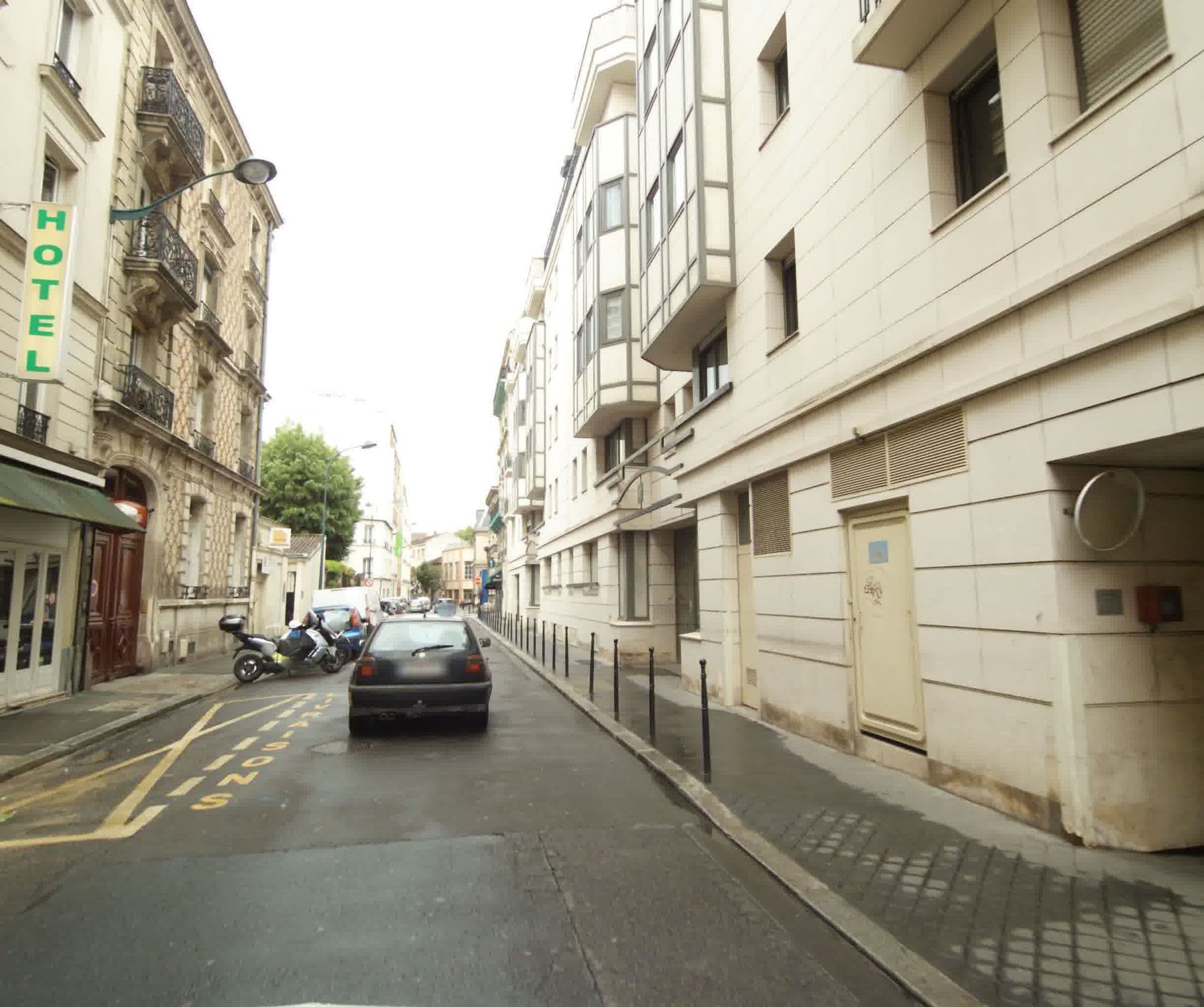 Street view near Les Andalouses, Clichy — © sogefi (CC BY-SA · Mapillary)