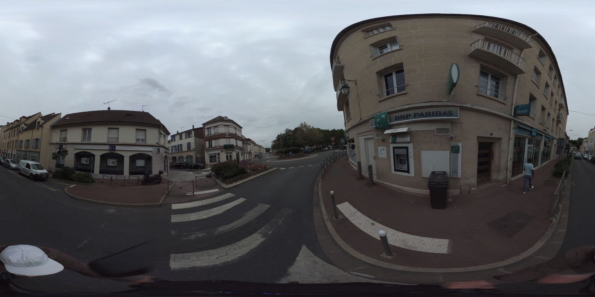 Street view near Etap Hôtel, Beaumont-sur-Oise — © geovelo (CC BY-SA · Mapillary)