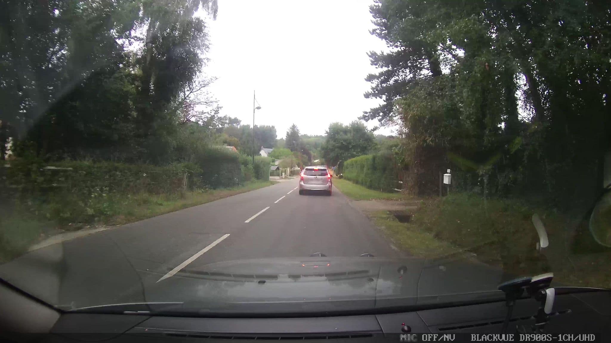 Street view near Le clos des mûriers, Hautot-sur-Mer — © grobin (CC BY-SA · Mapillary)