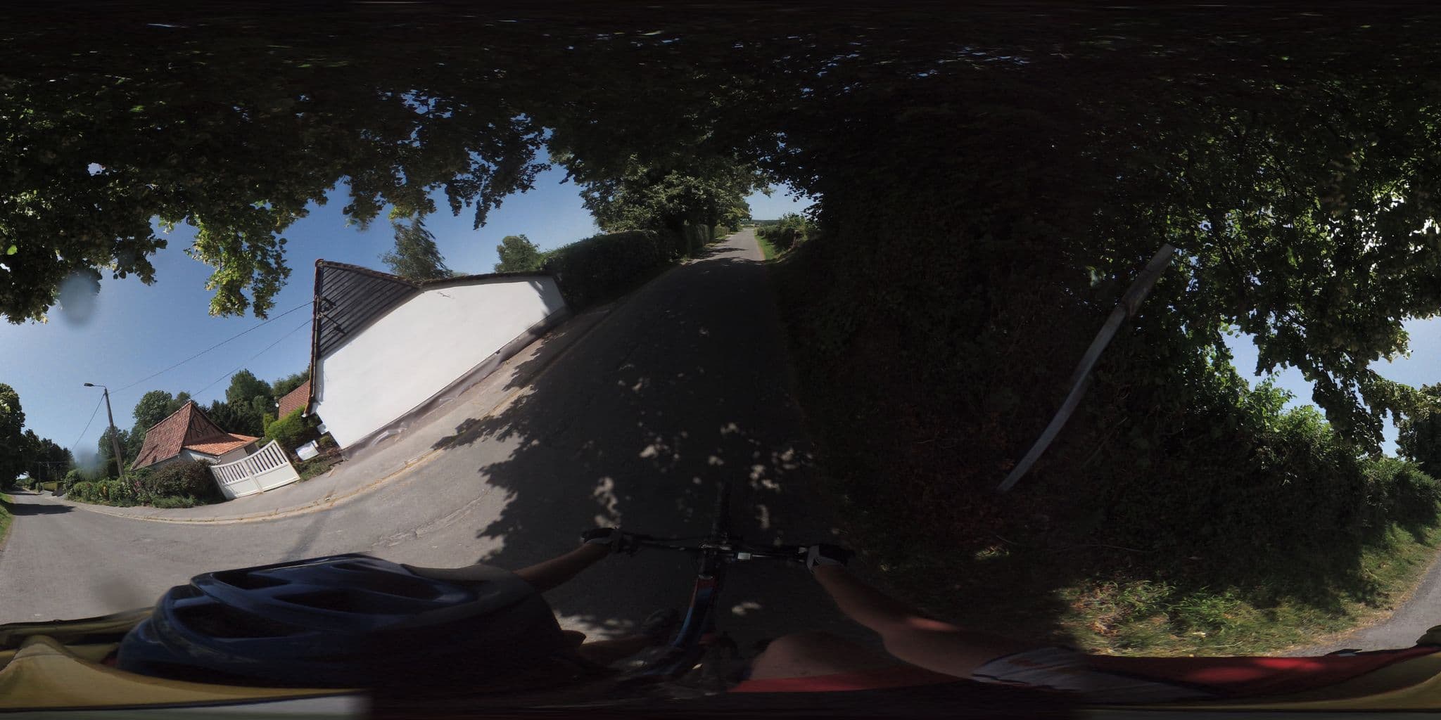 Street view near Apart, Samer — © valentin1403 (CC BY-SA · Mapillary)