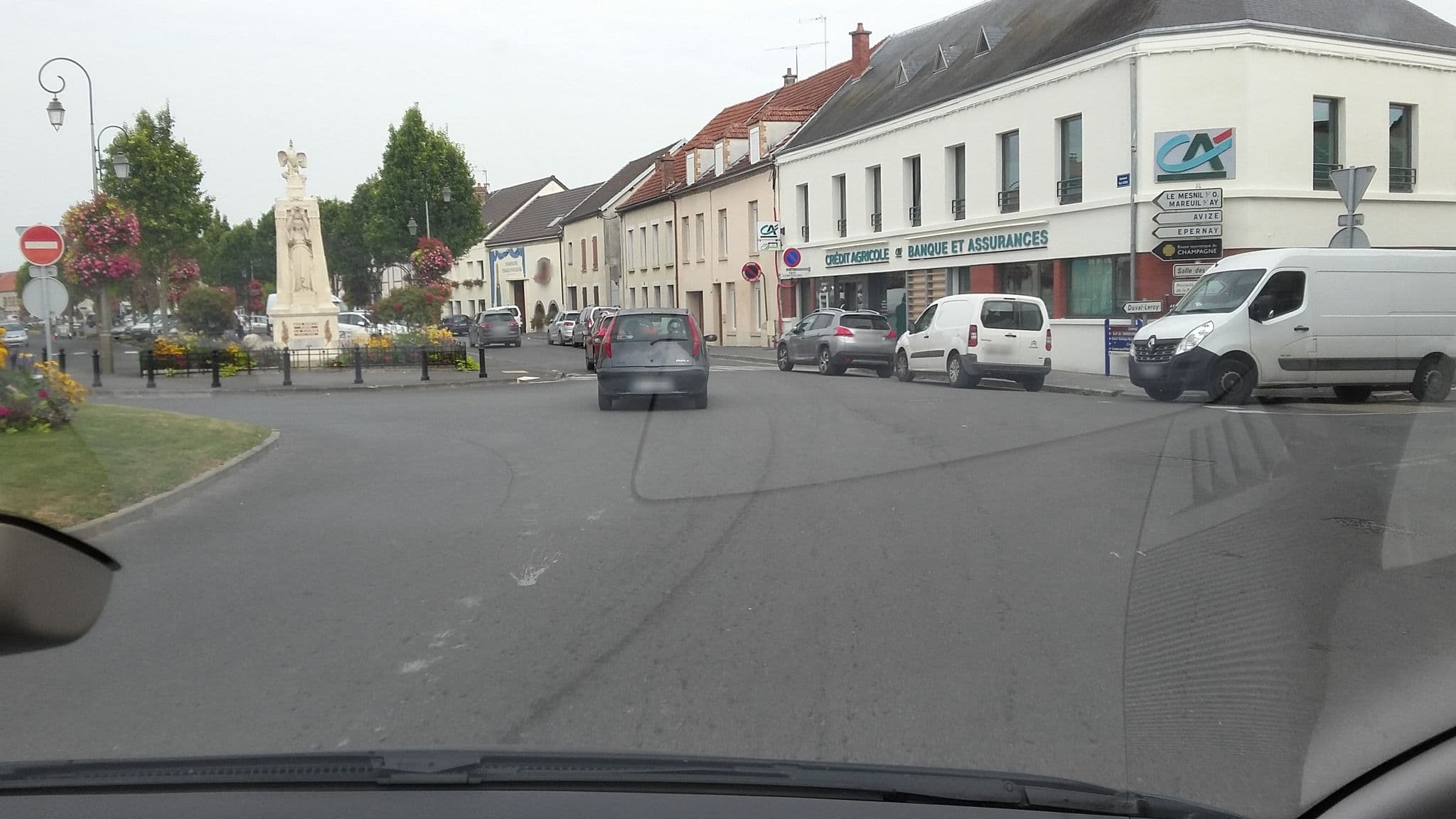 Street view near Le relais du vigneron, Vertus — © foxandpotatoes (CC BY-SA · Mapillary)