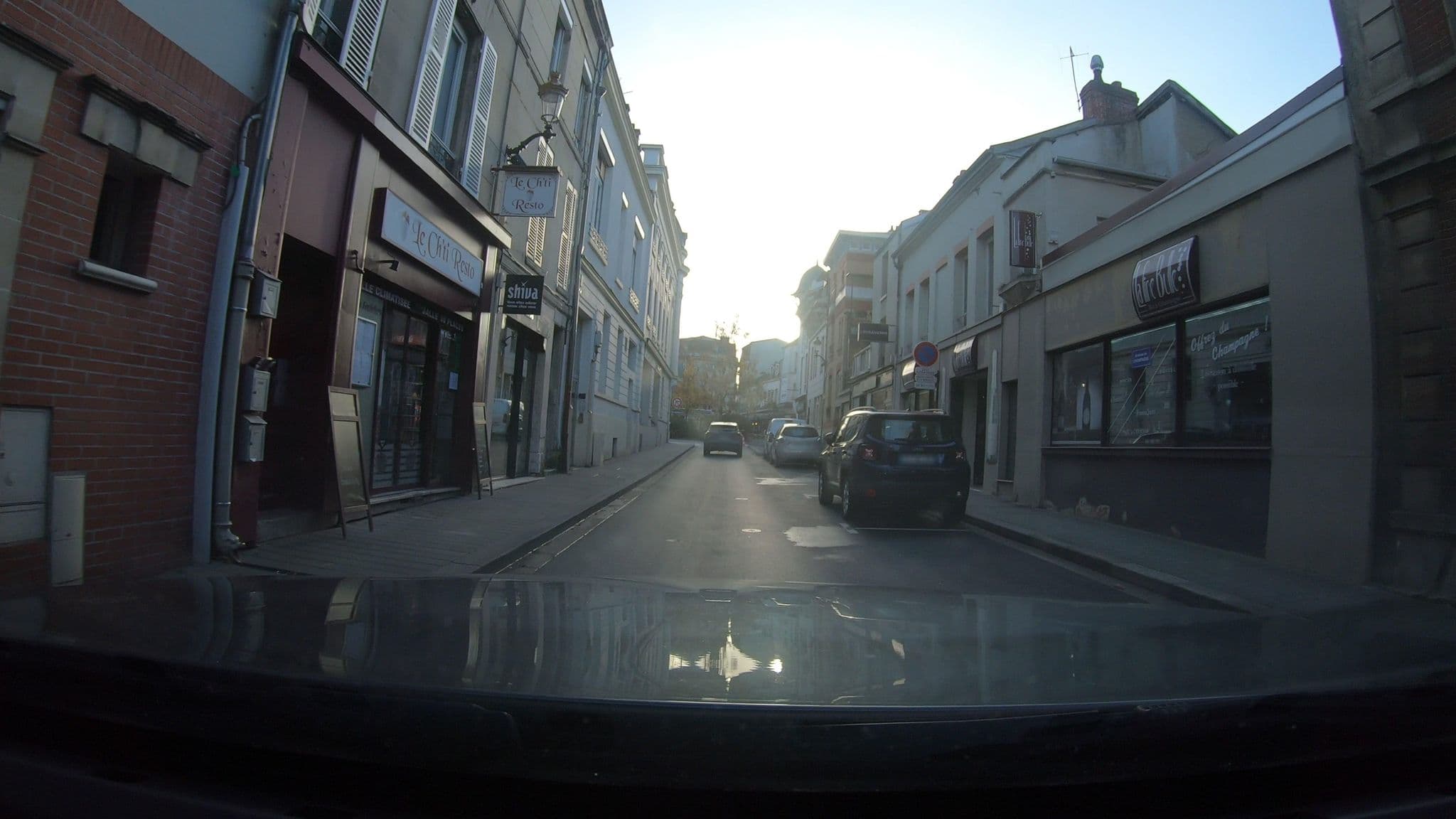 Street view near Hôtel Margaux, Épernay — © vinisa (CC BY-SA · Mapillary)